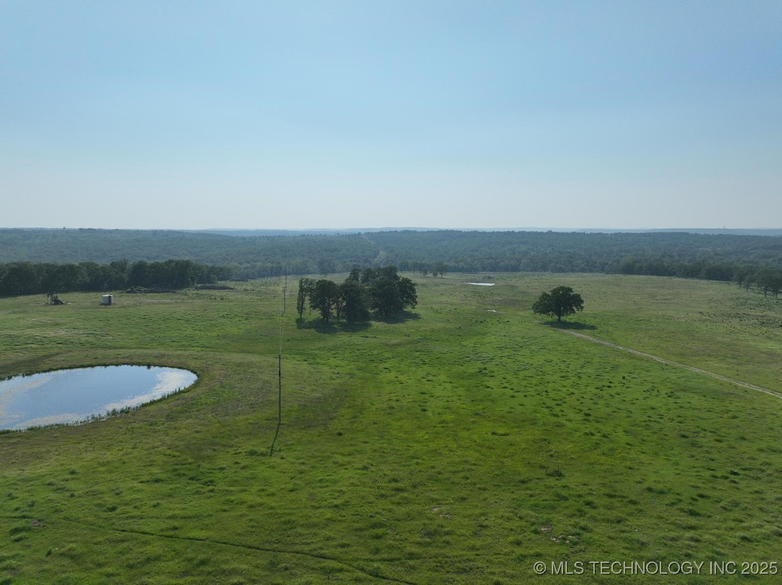 113097 Highway 124 Property Photo 8