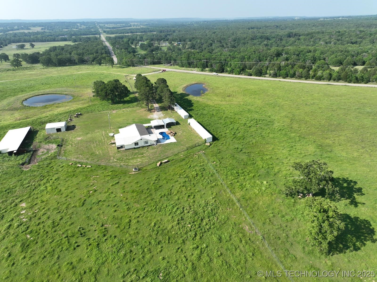 113097 Highway 124 Property Photo 16