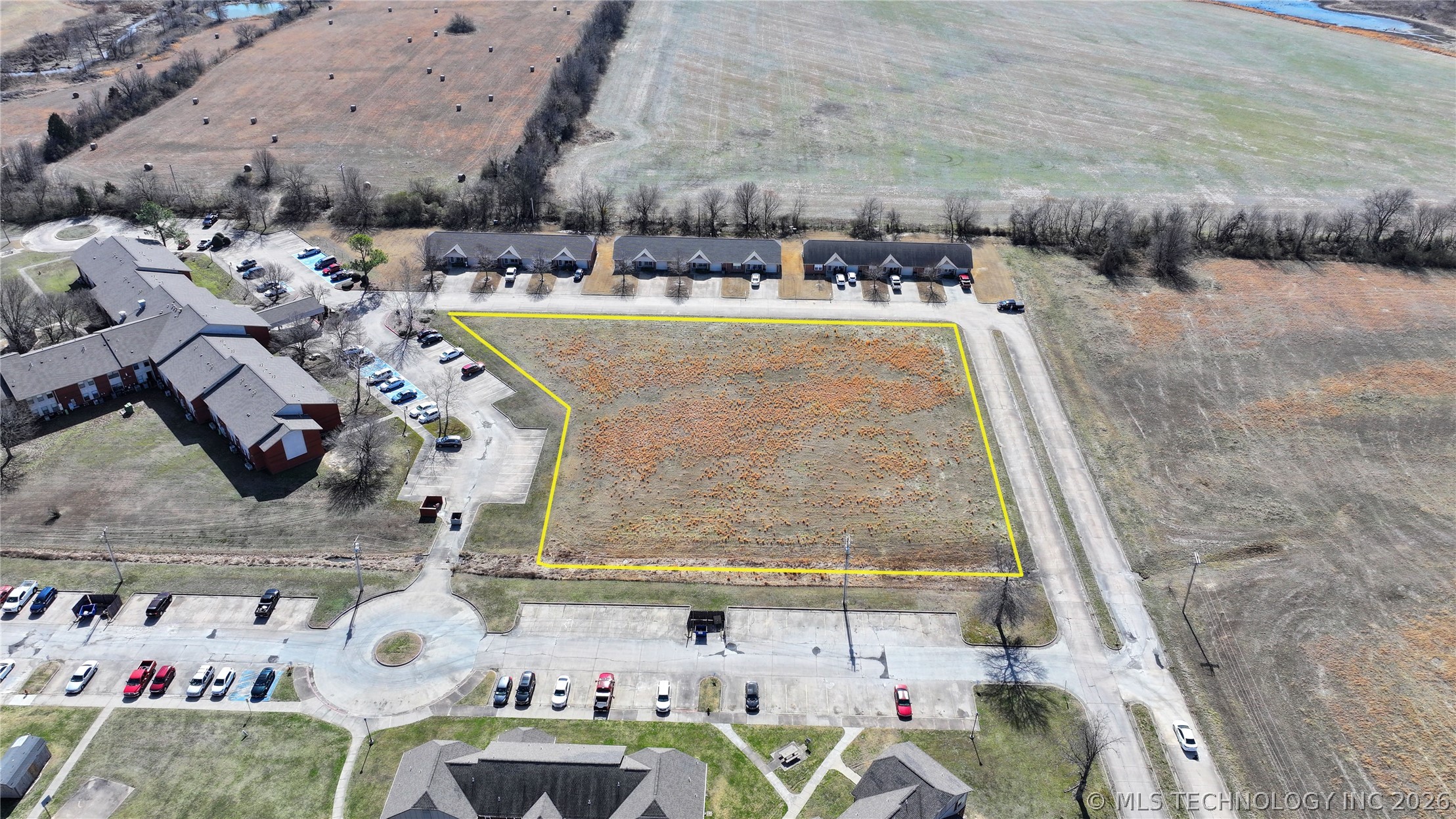 122 S Yorkshire Boulevard Property Photo 5