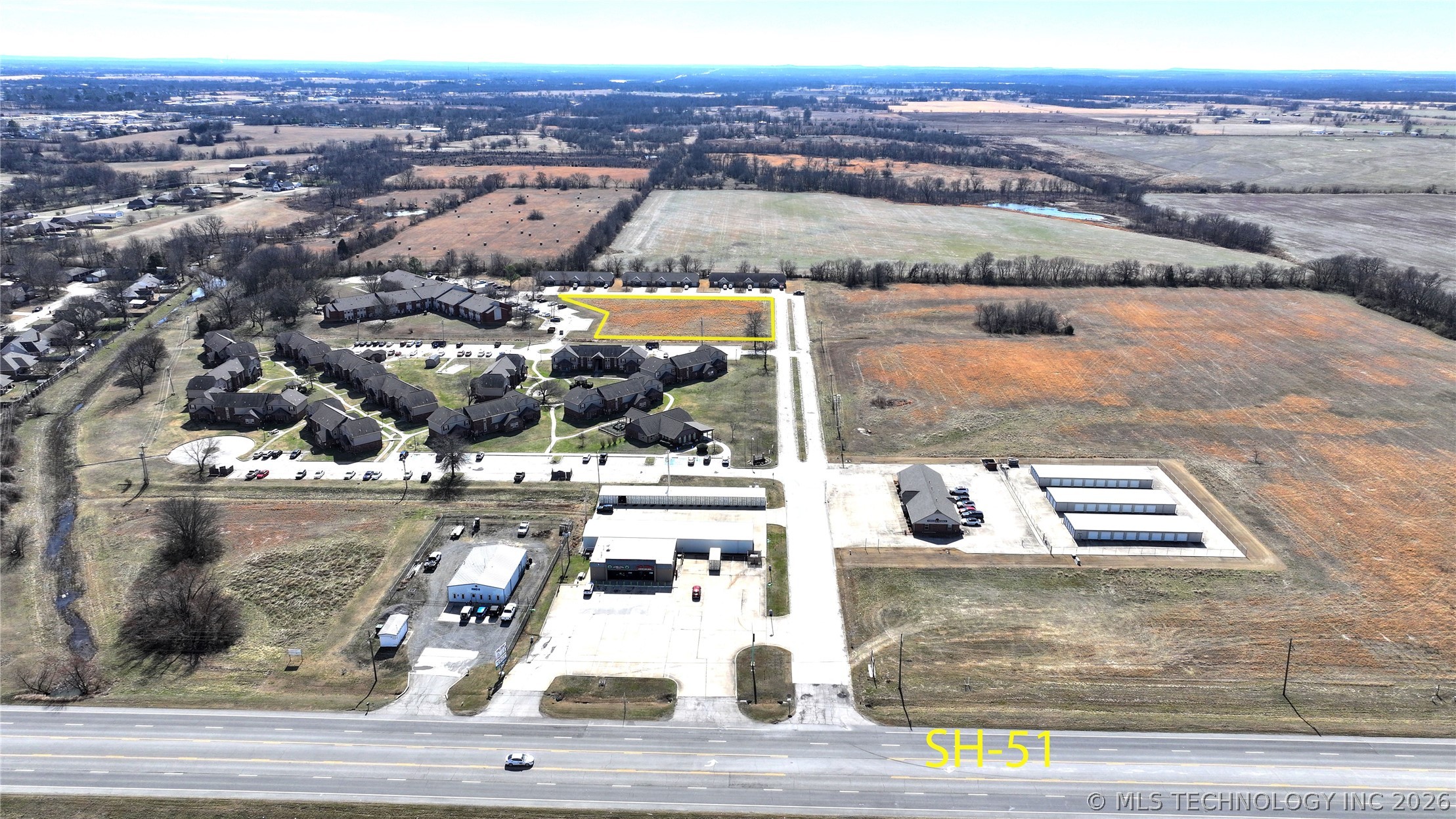 122 S Yorkshire Boulevard Property Photo 6