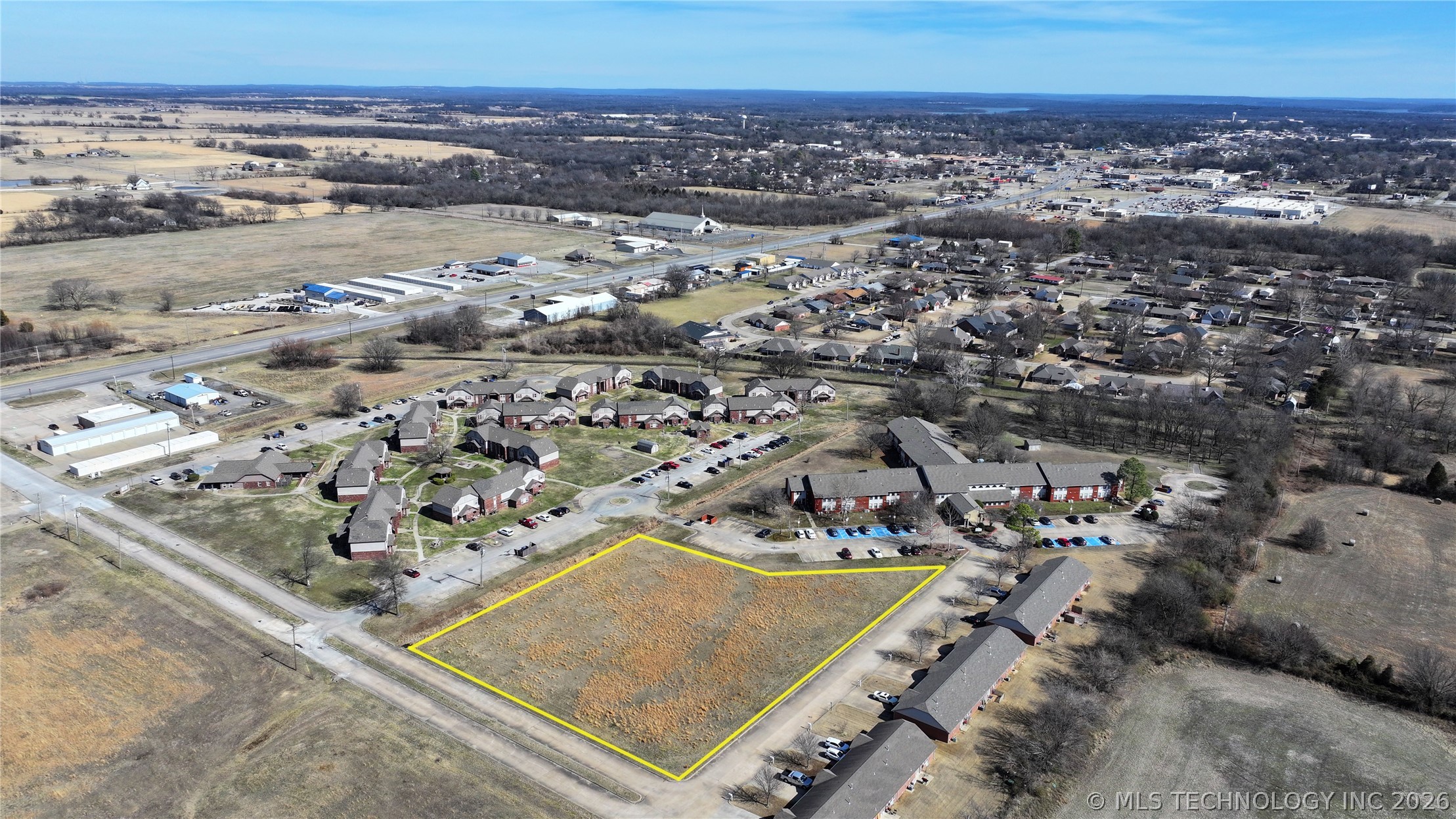 122 S Yorkshire Boulevard Property Photo 7