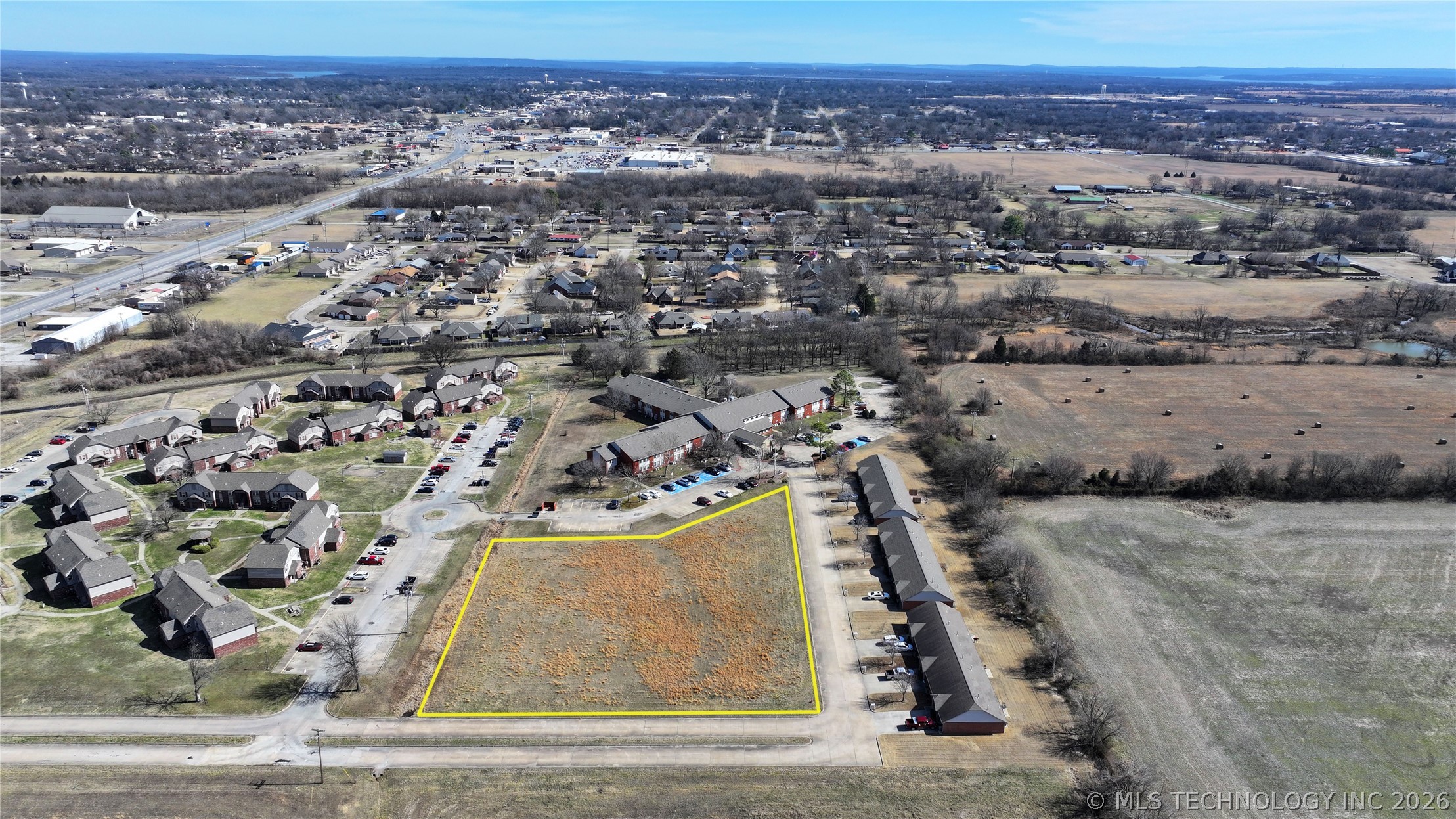 122 S Yorkshire Boulevard Property Photo 9