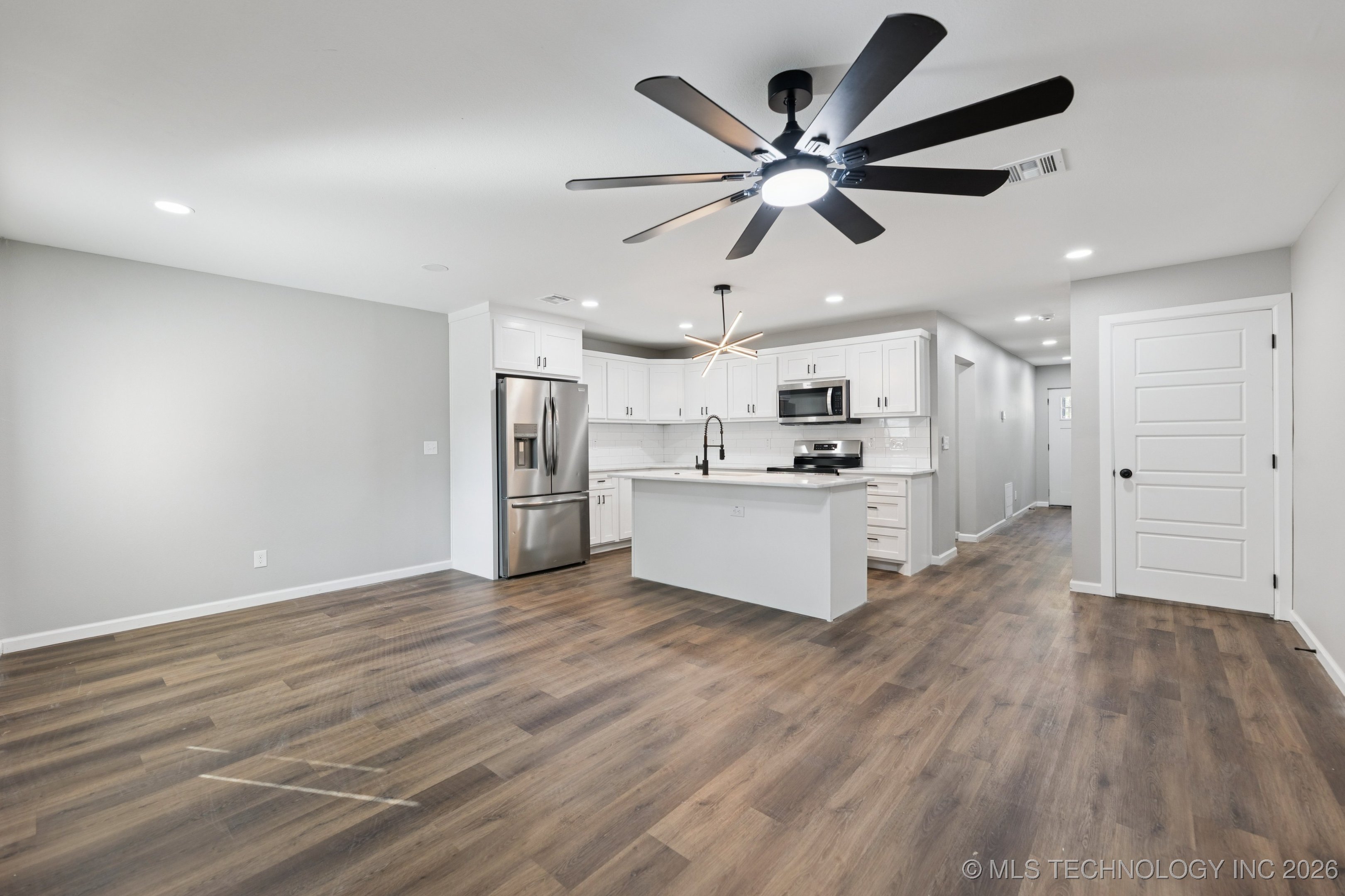 1307 N Tacoma Street A Property Photo 6