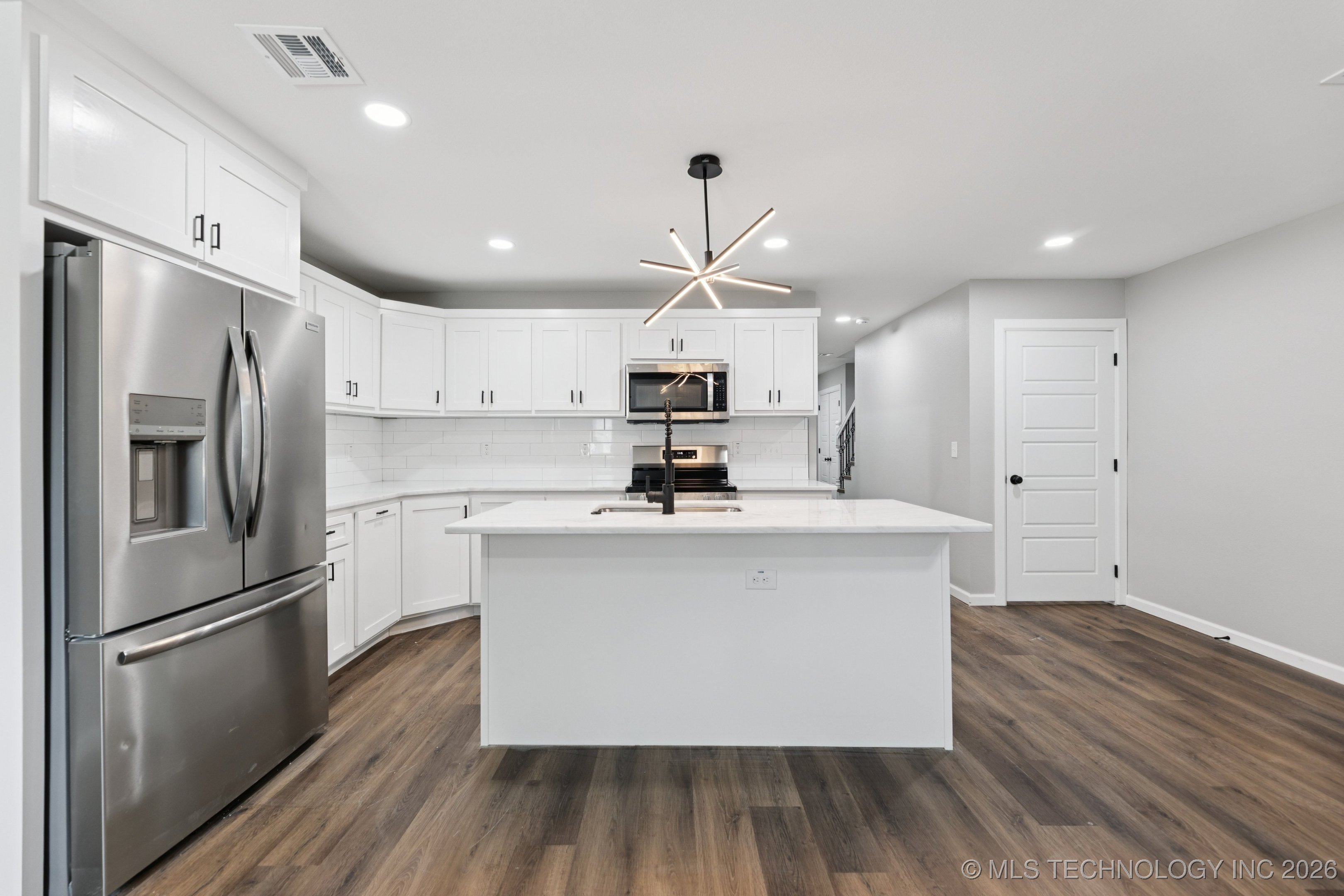 1307 N Tacoma Street A Property Photo 8