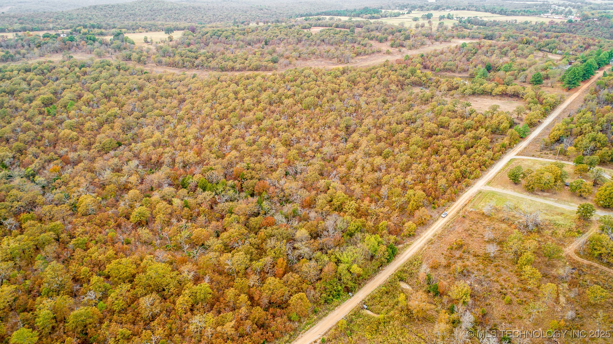 Hickory Hills Property Photo 3