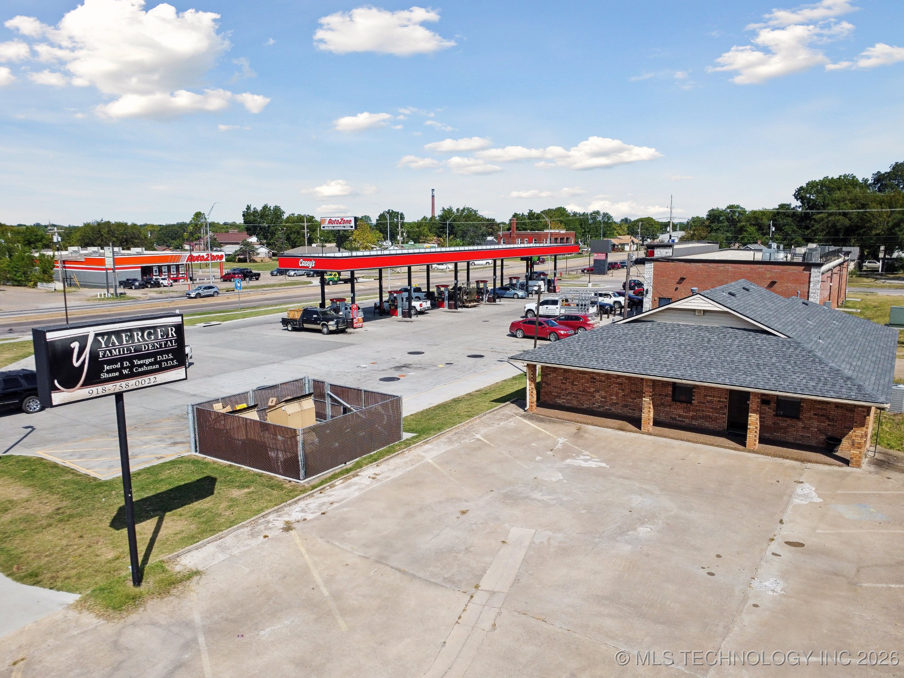 1015 E 6th Street Property Photo 2