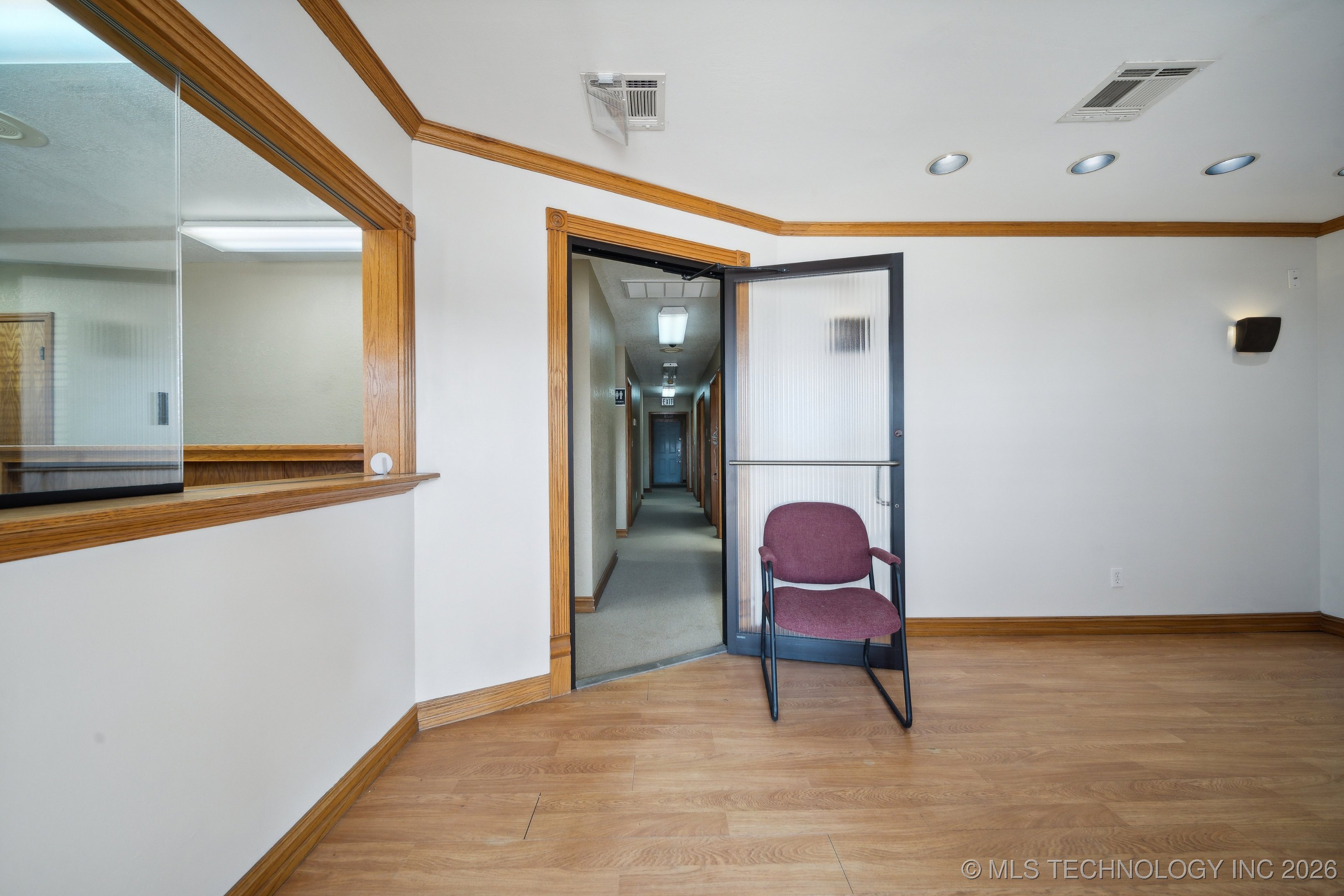 1015 E 6th Street Property Photo 5