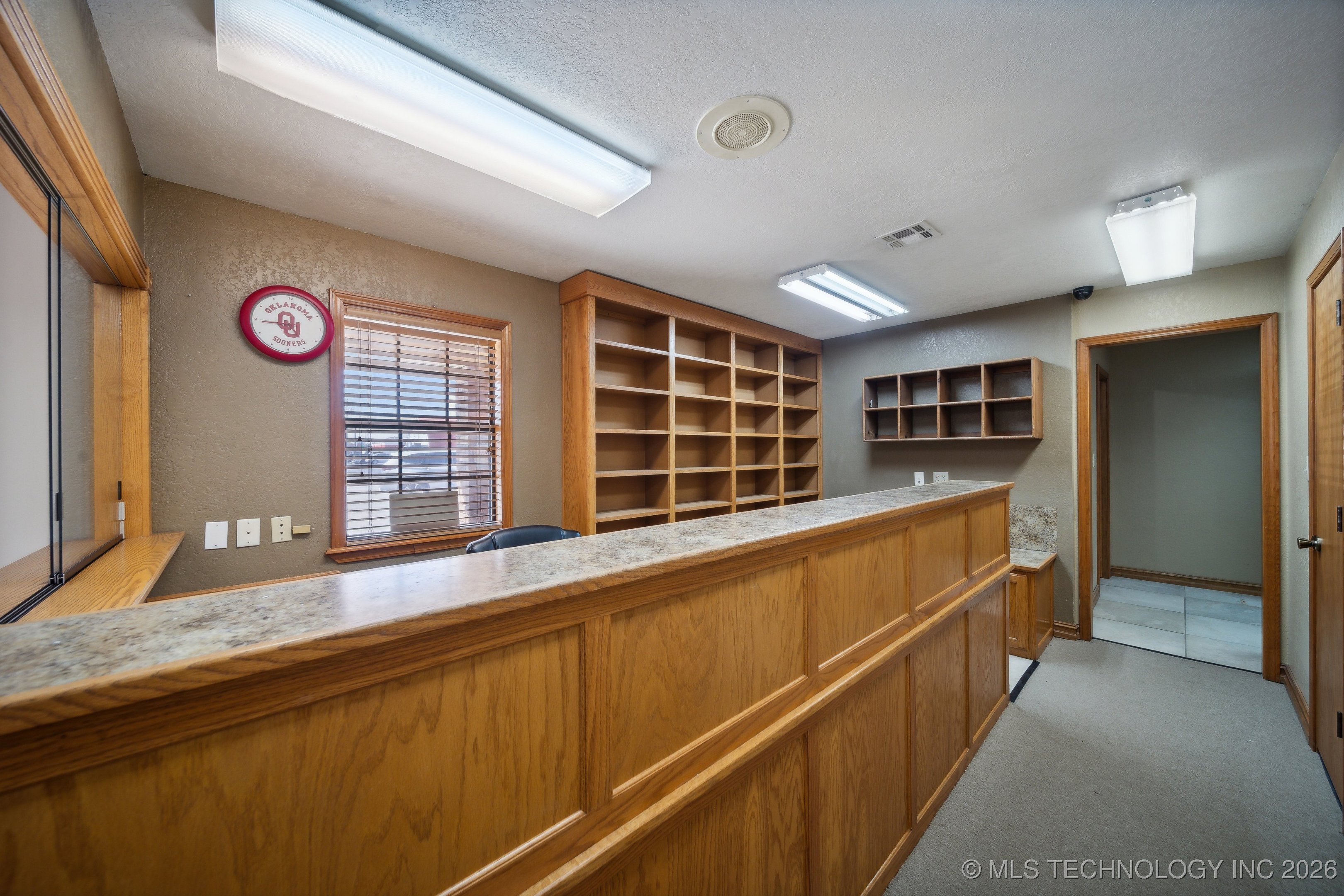 1015 E 6th Street Property Photo 8