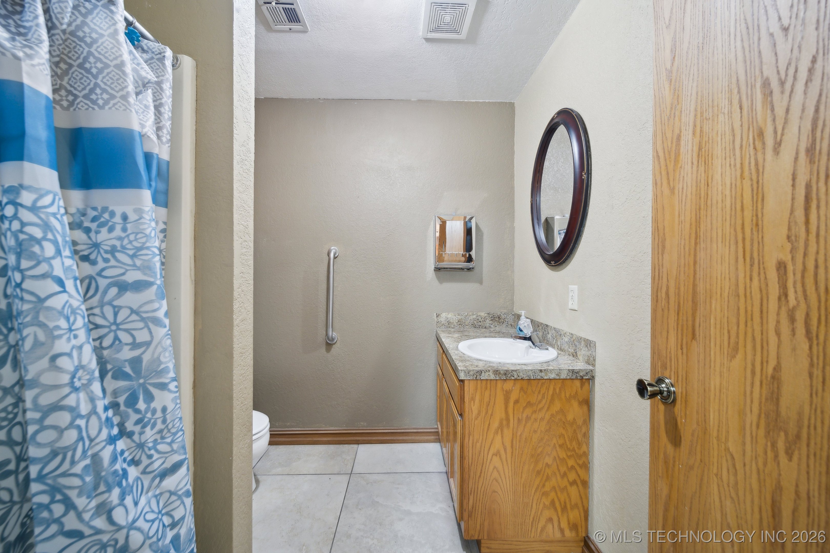 1015 E 6th Street Property Photo 14