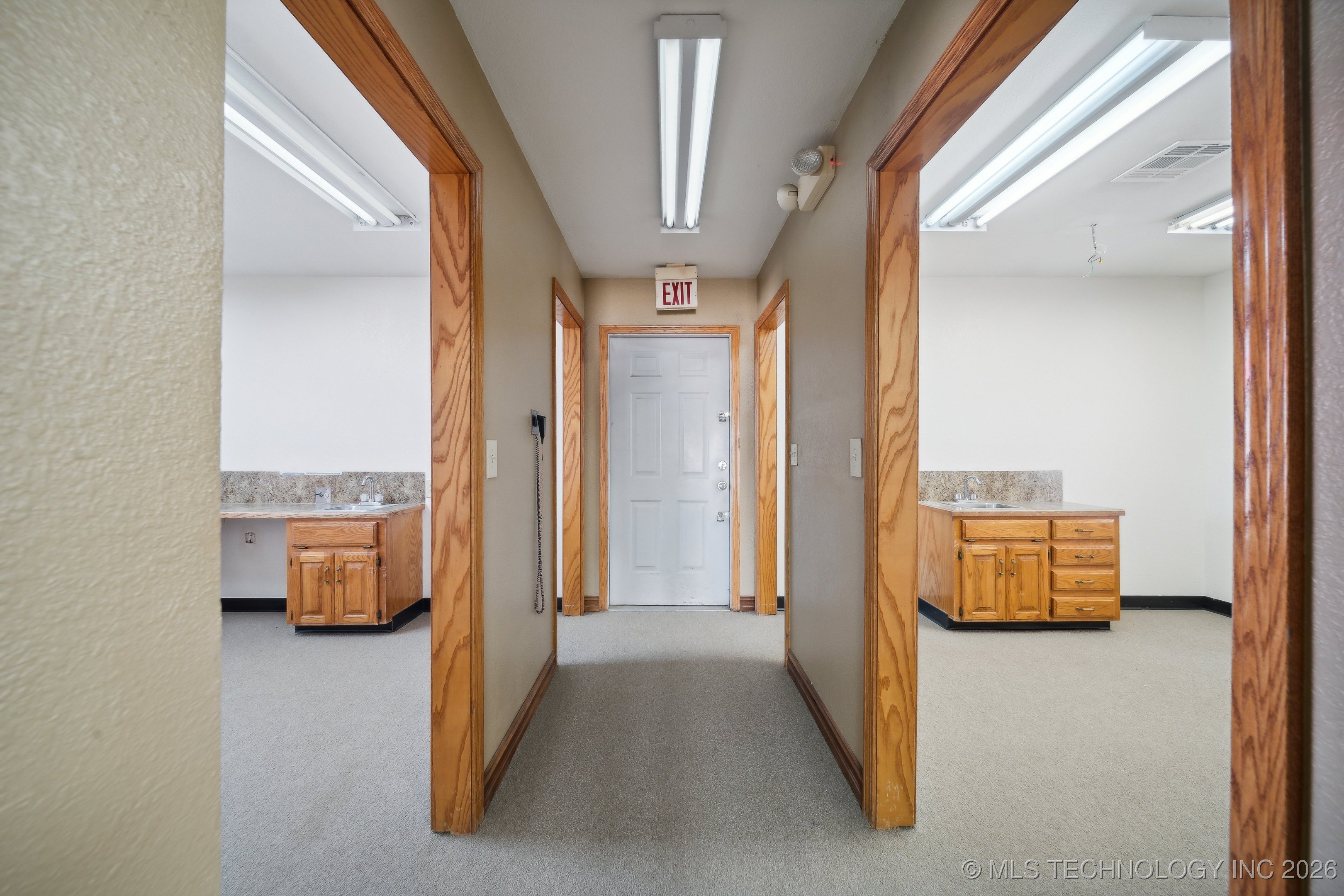 1015 E 6th Street Property Photo 21