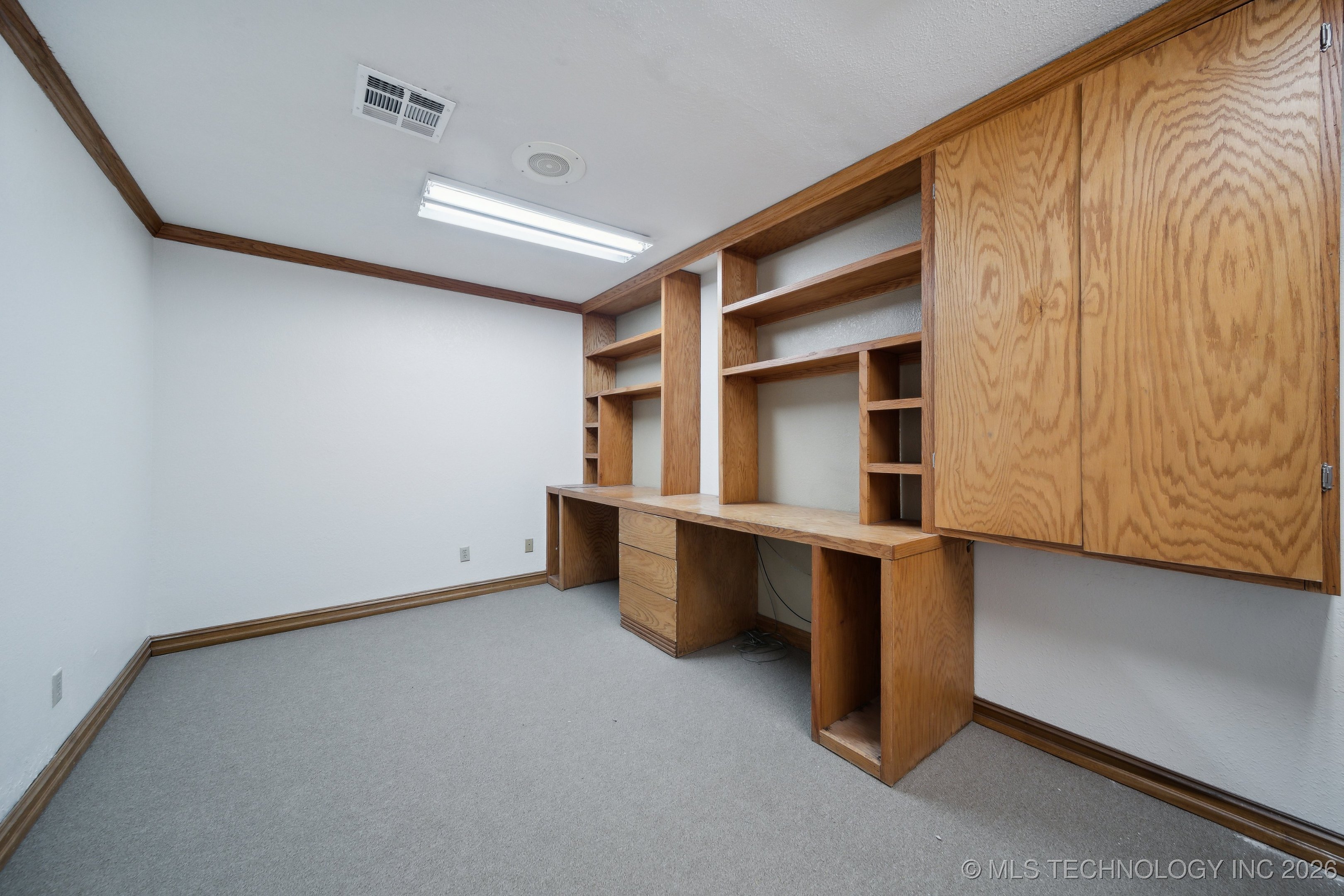 1015 E 6th Street Property Photo 24