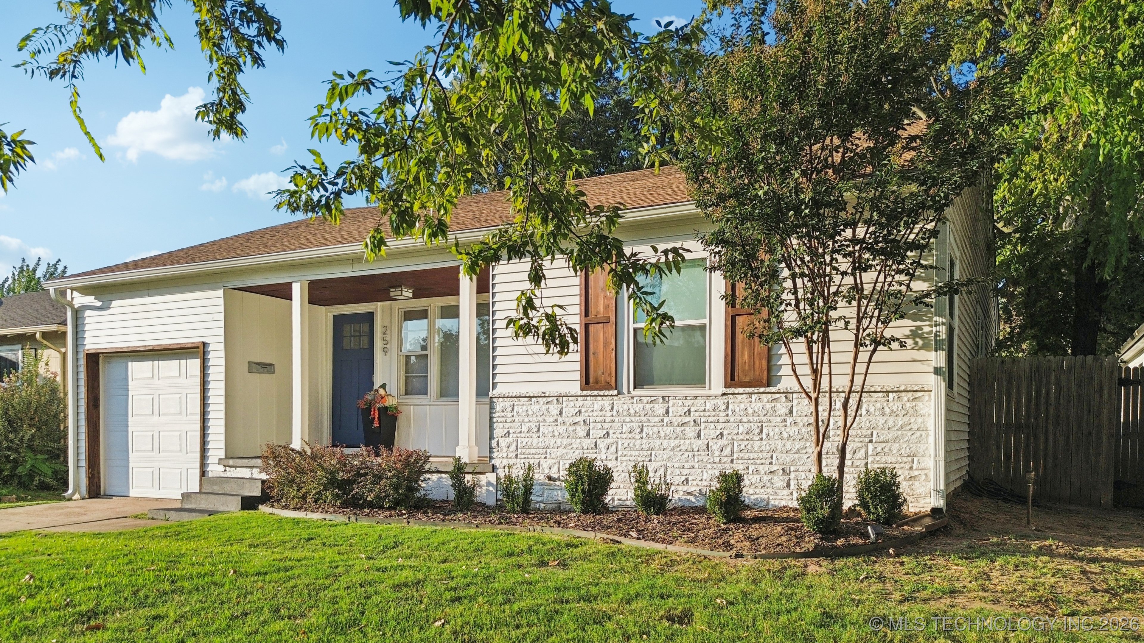 259 E 46th Street Property Photo 1