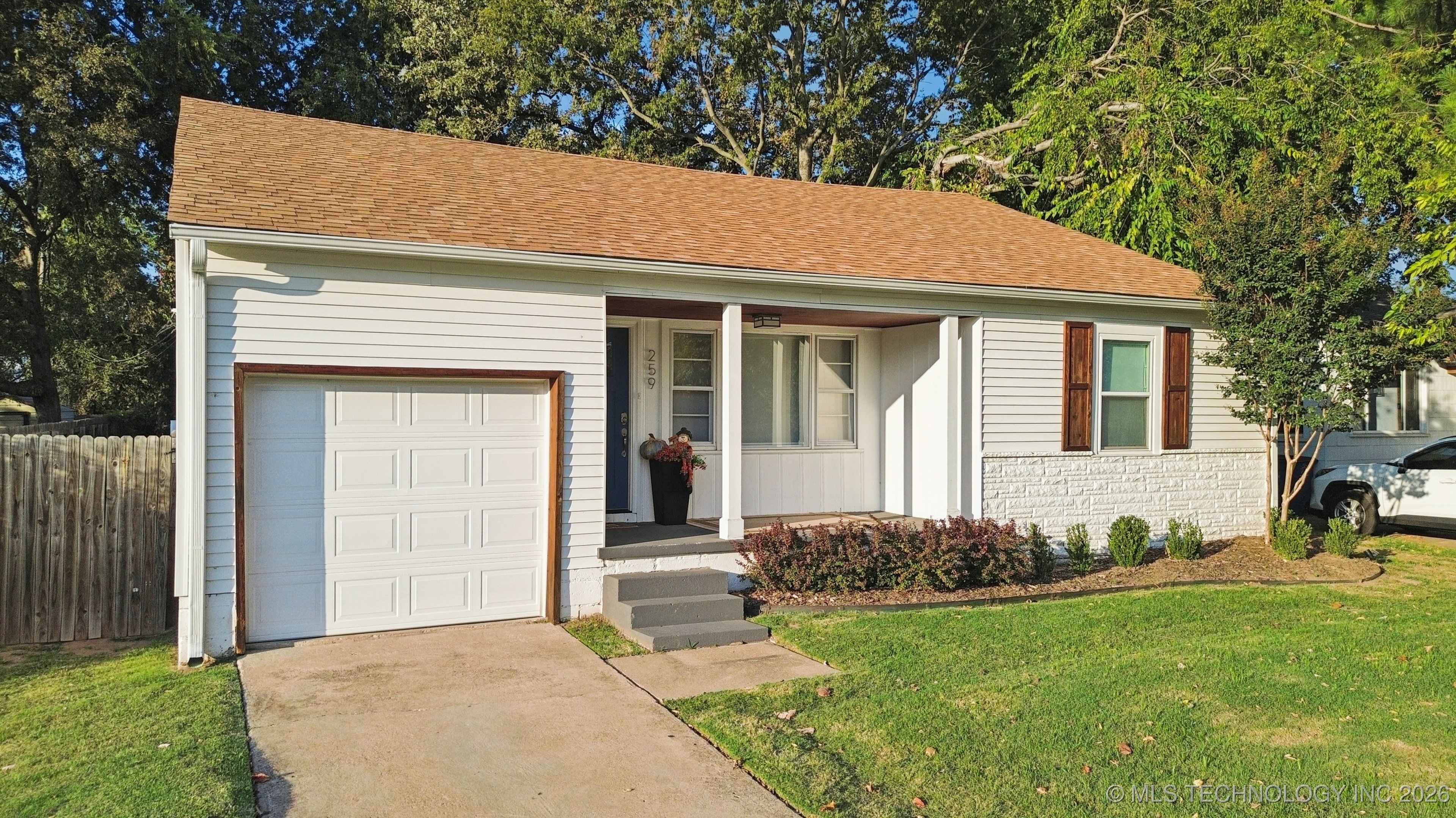 259 E 46th Street Property Photo 3