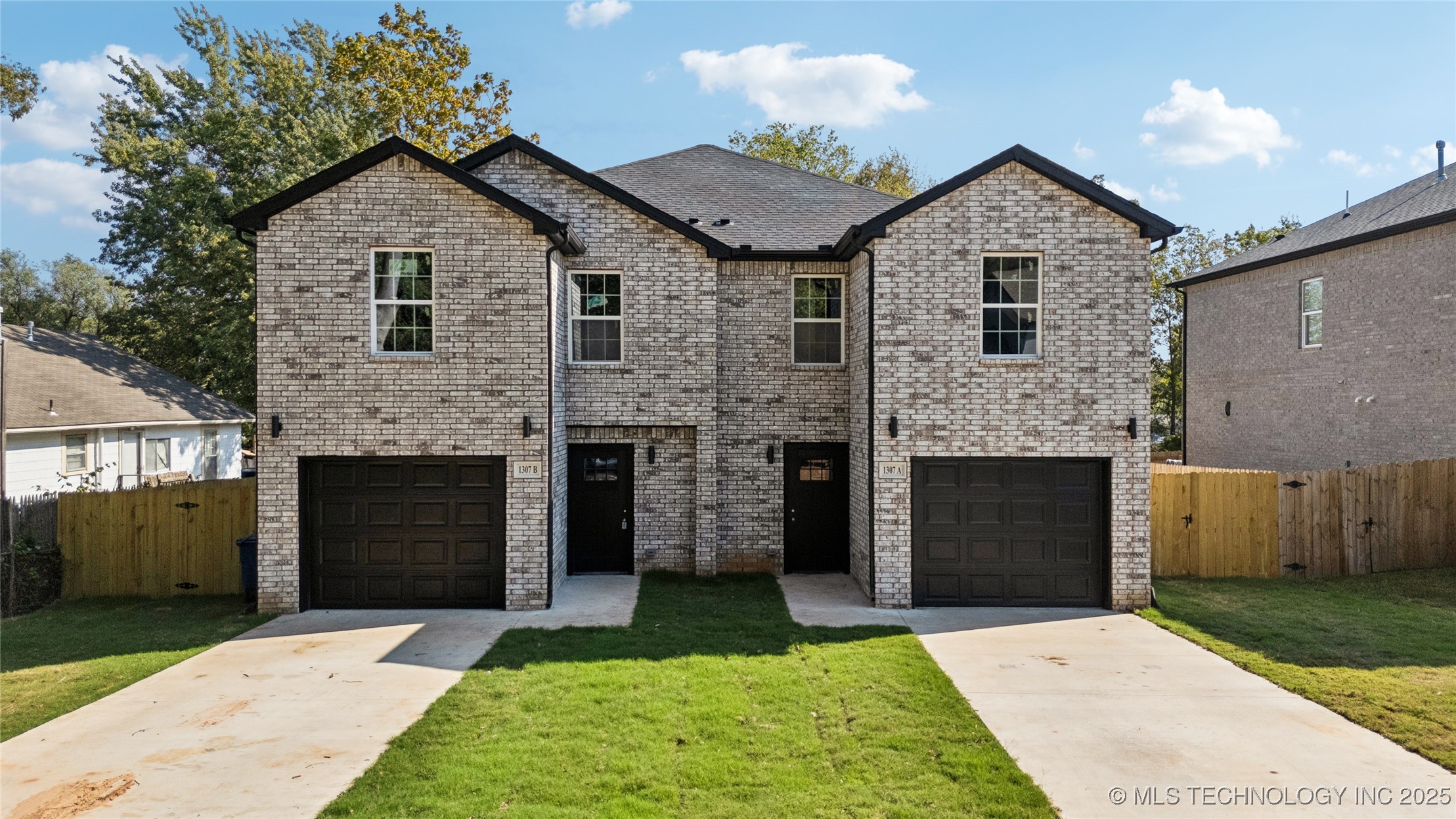 1307 N Tacoma Street B Property Photo 1