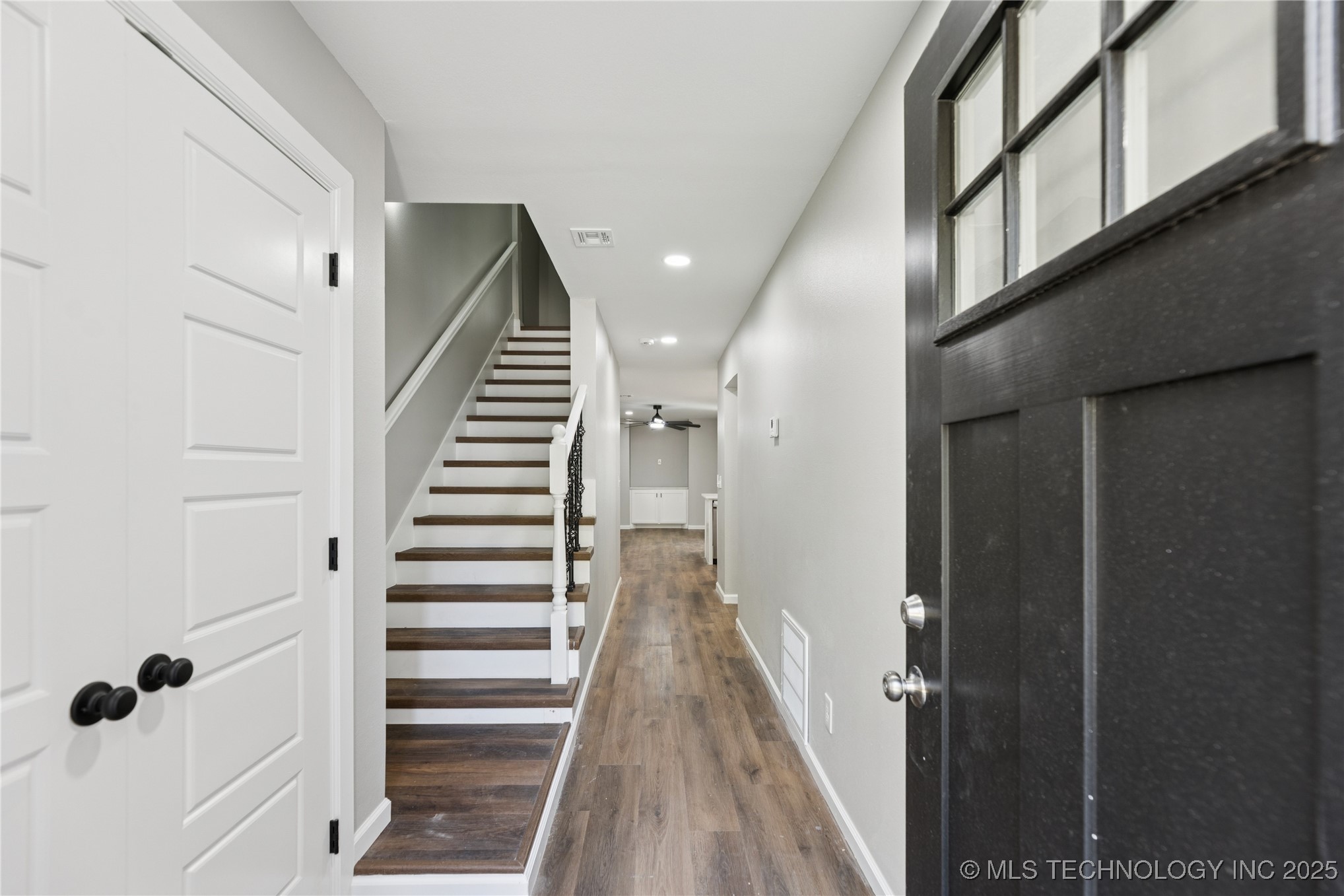 1307 N Tacoma Street B Property Photo 3