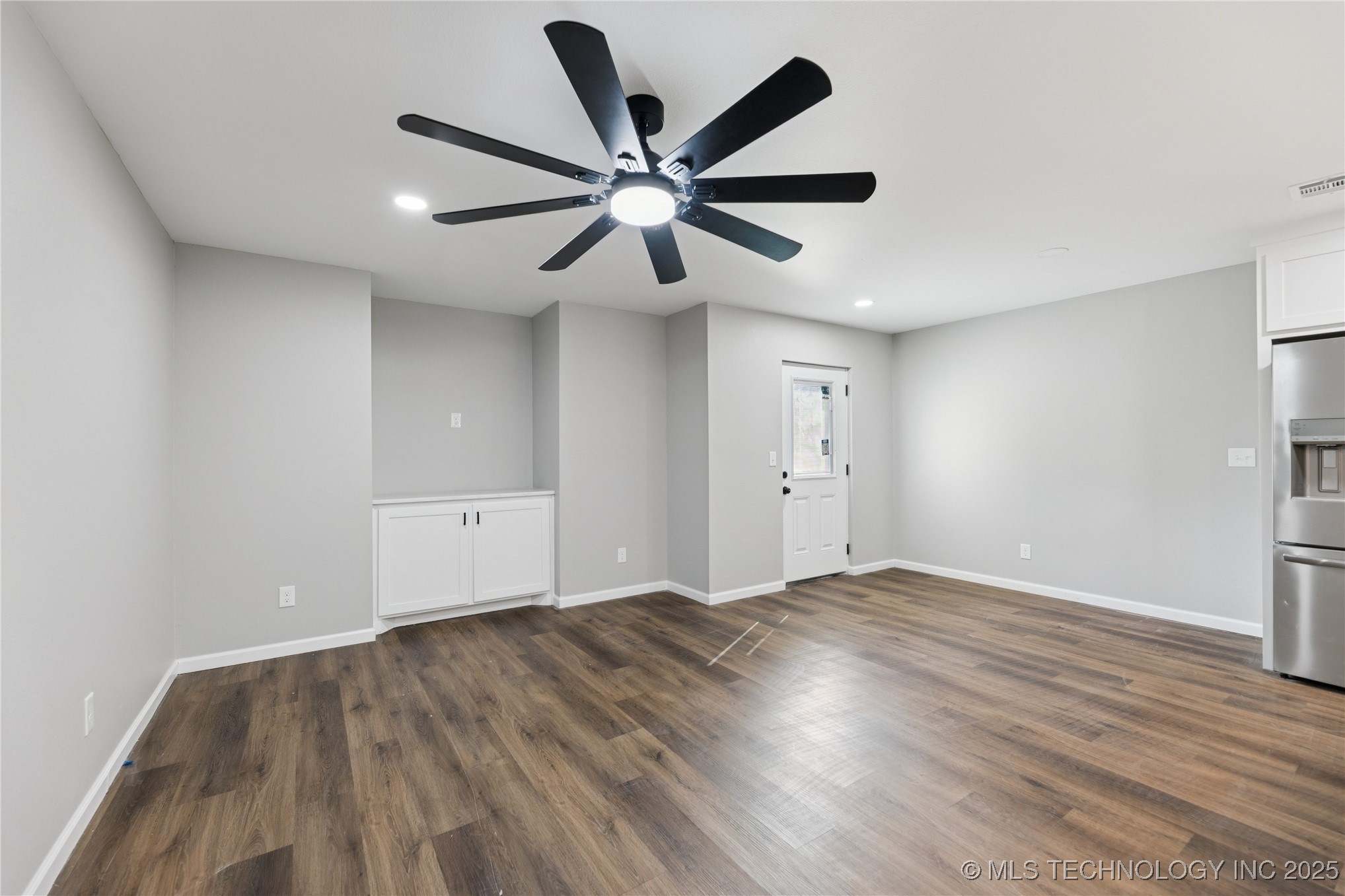 1307 N Tacoma Street B Property Photo 4