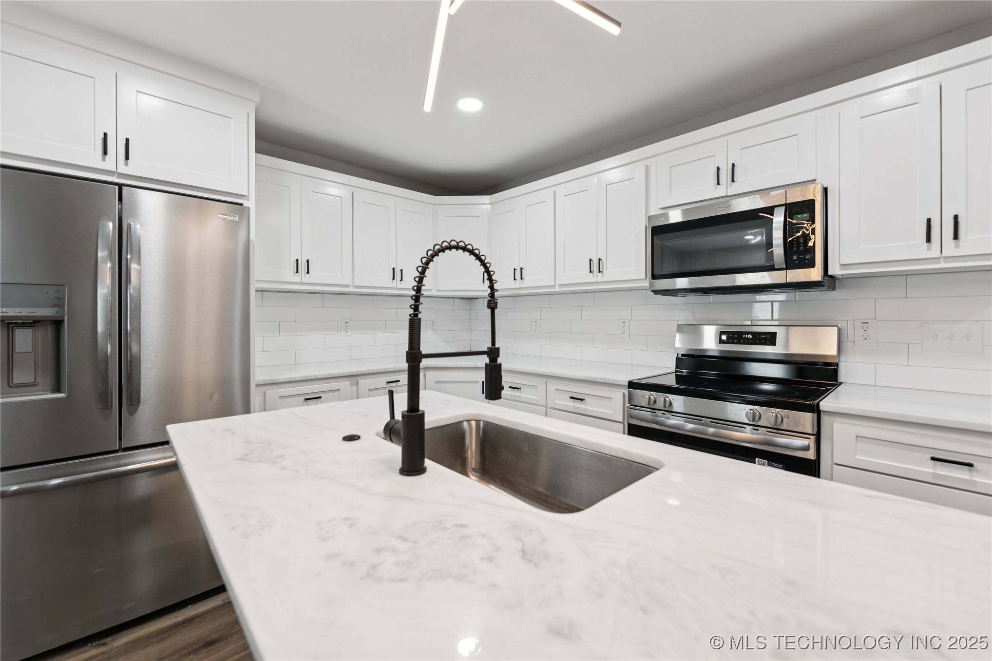 1307 N Tacoma Street B Property Photo 9