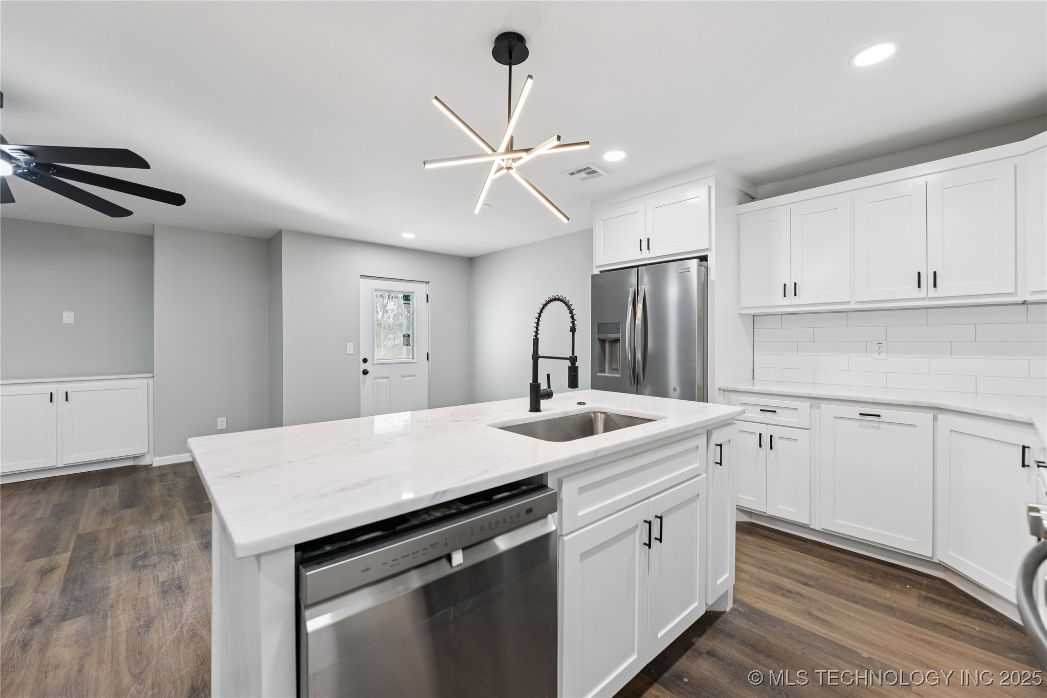 1307 N Tacoma Street B Property Photo 12