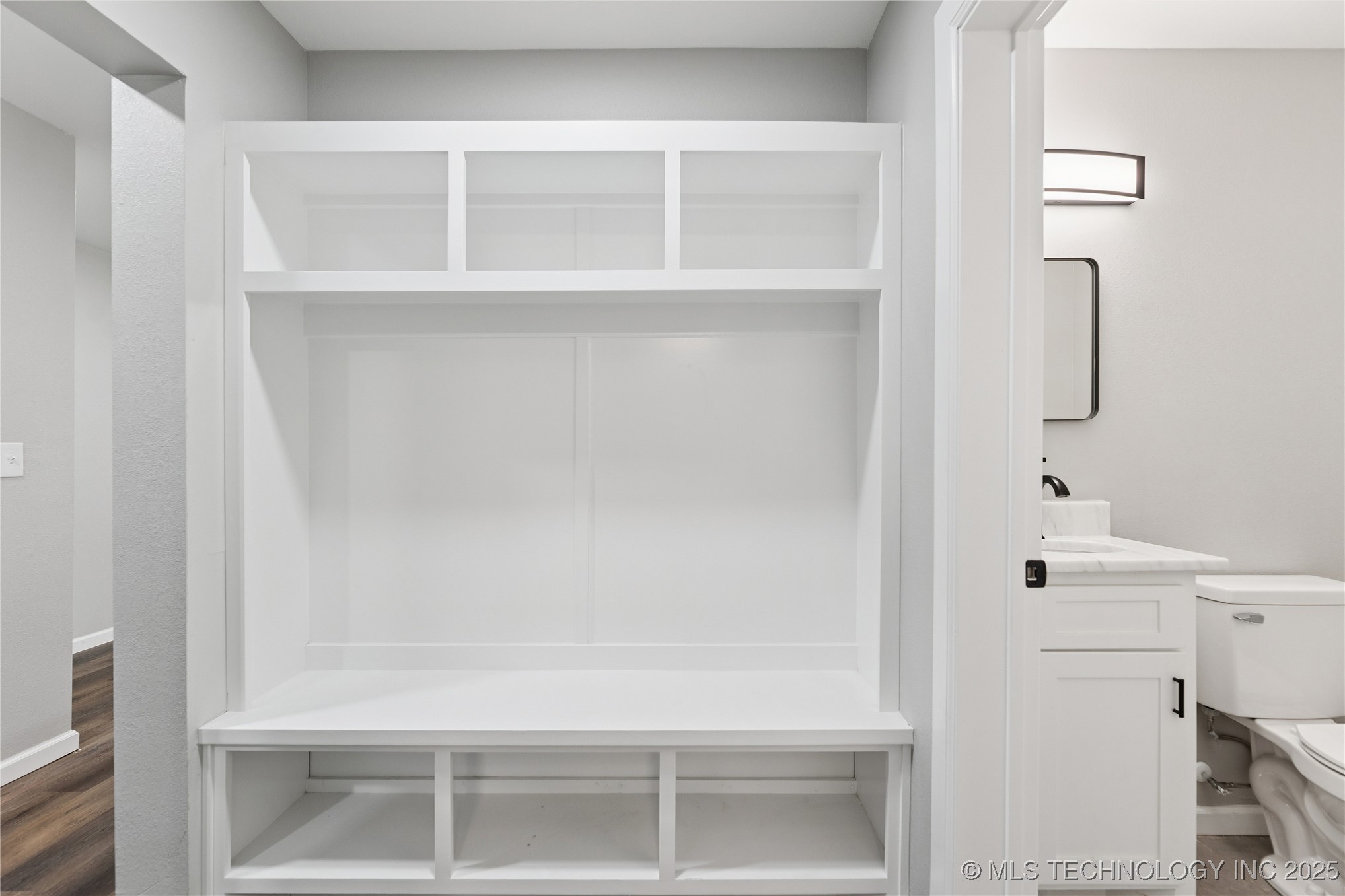 1307 N Tacoma Street B Property Photo 16