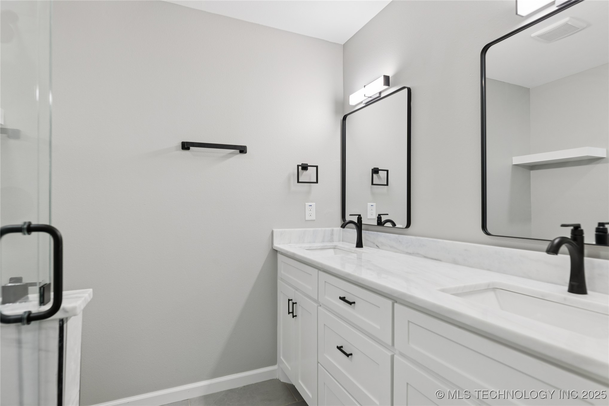 1307 N Tacoma Street B Property Photo 21