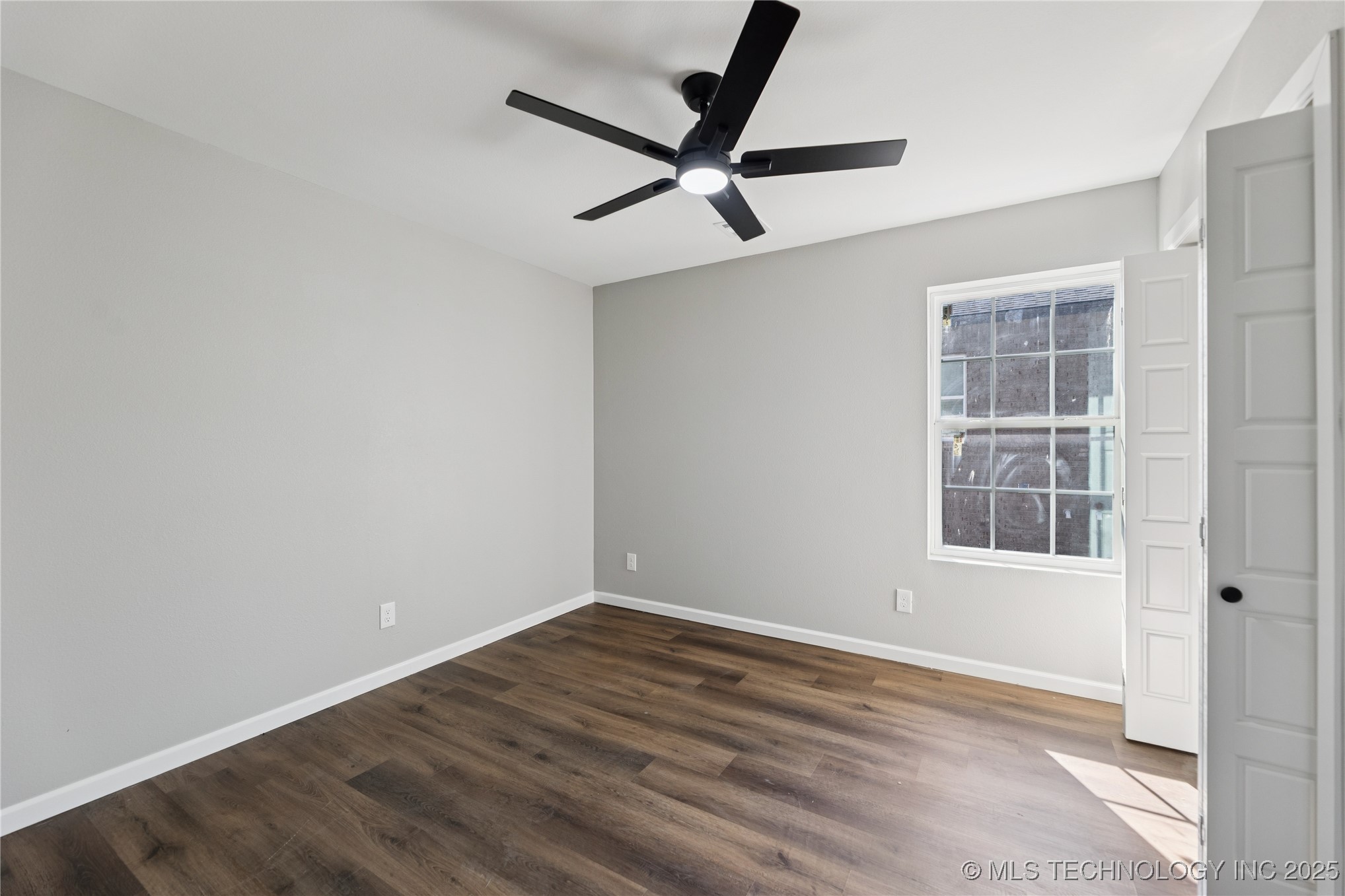 1307 N Tacoma Street B Property Photo 24