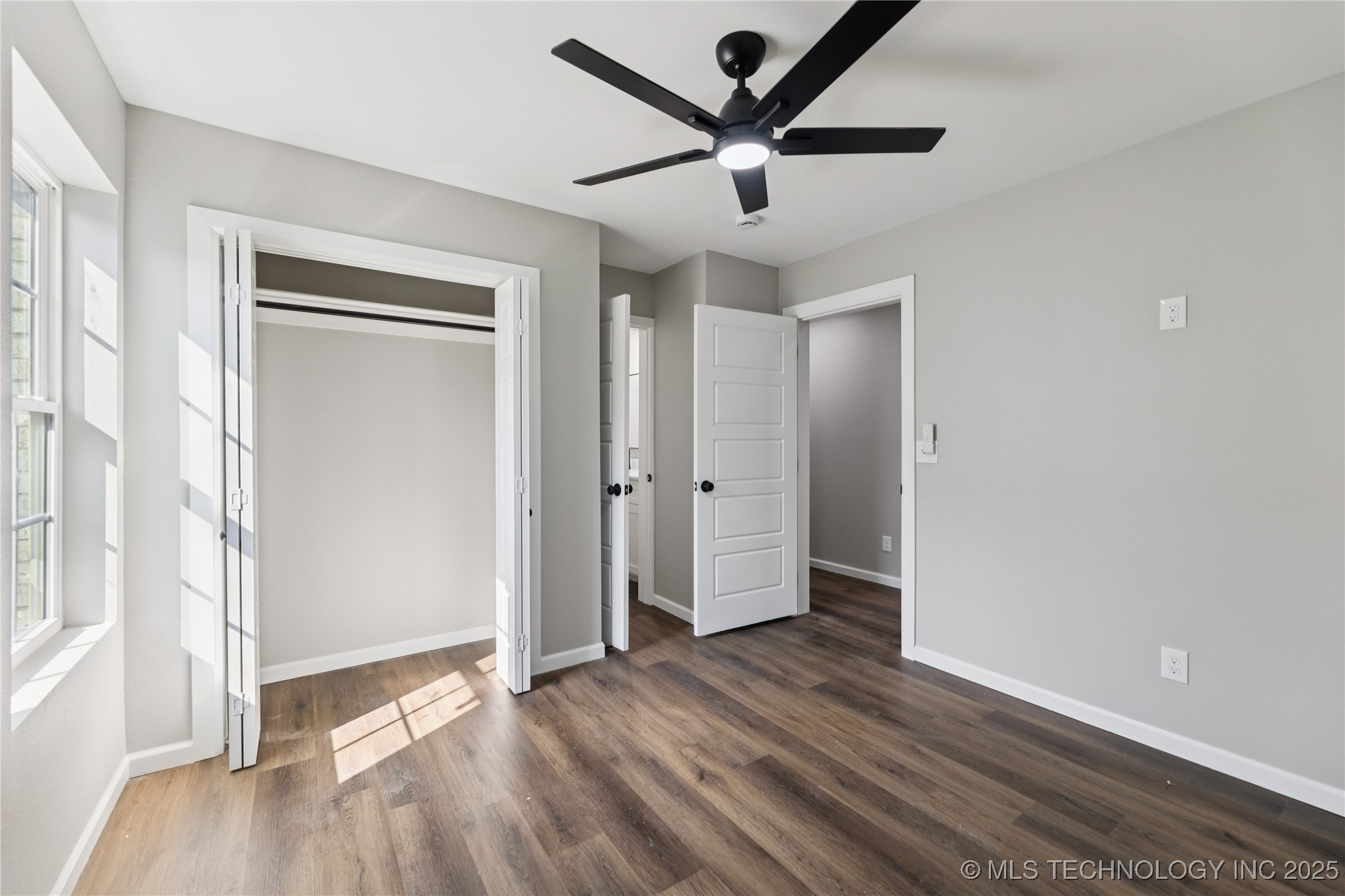 1307 N Tacoma Street B Property Photo 25