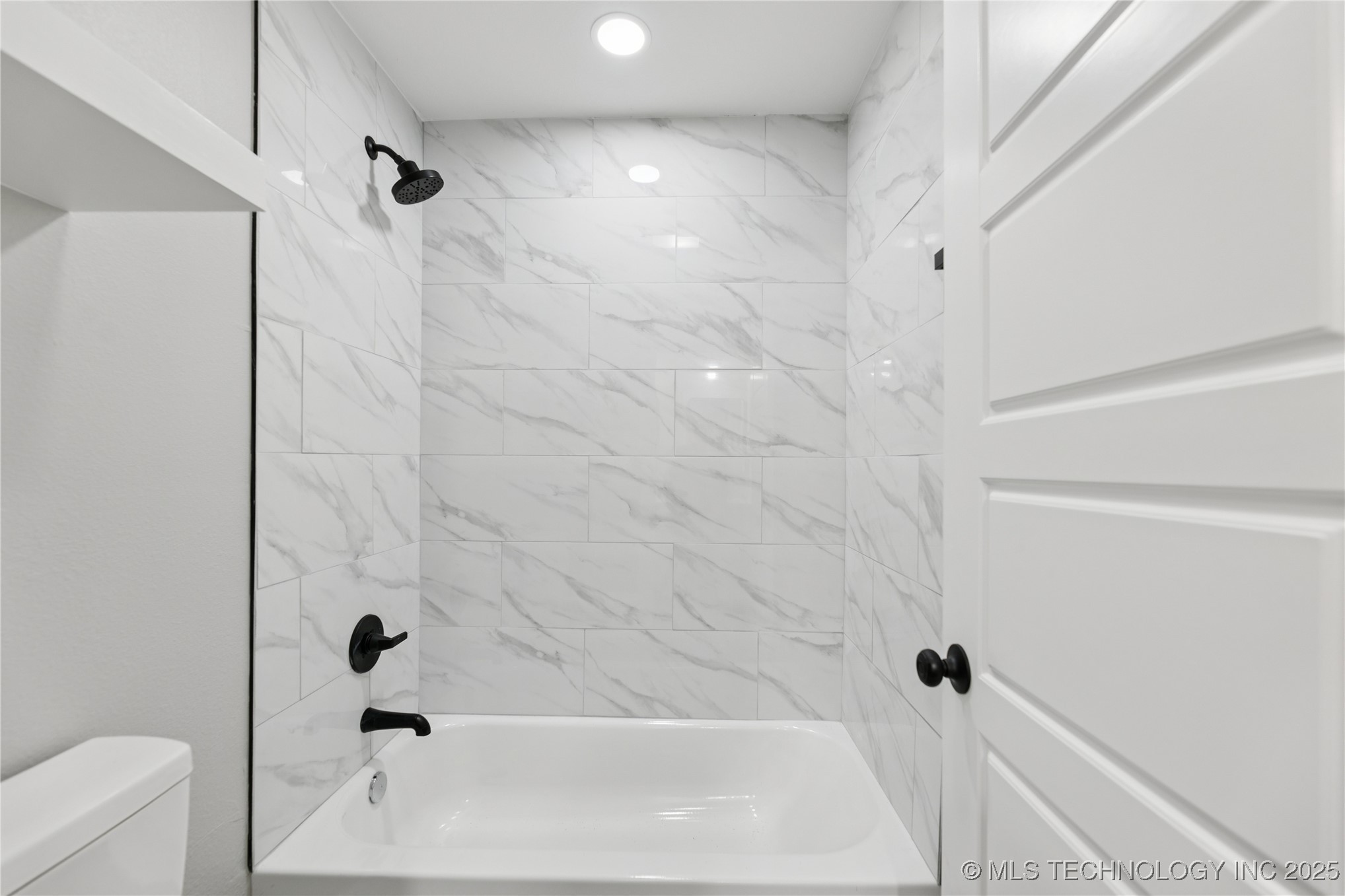 1307 N Tacoma Street B Property Photo 27