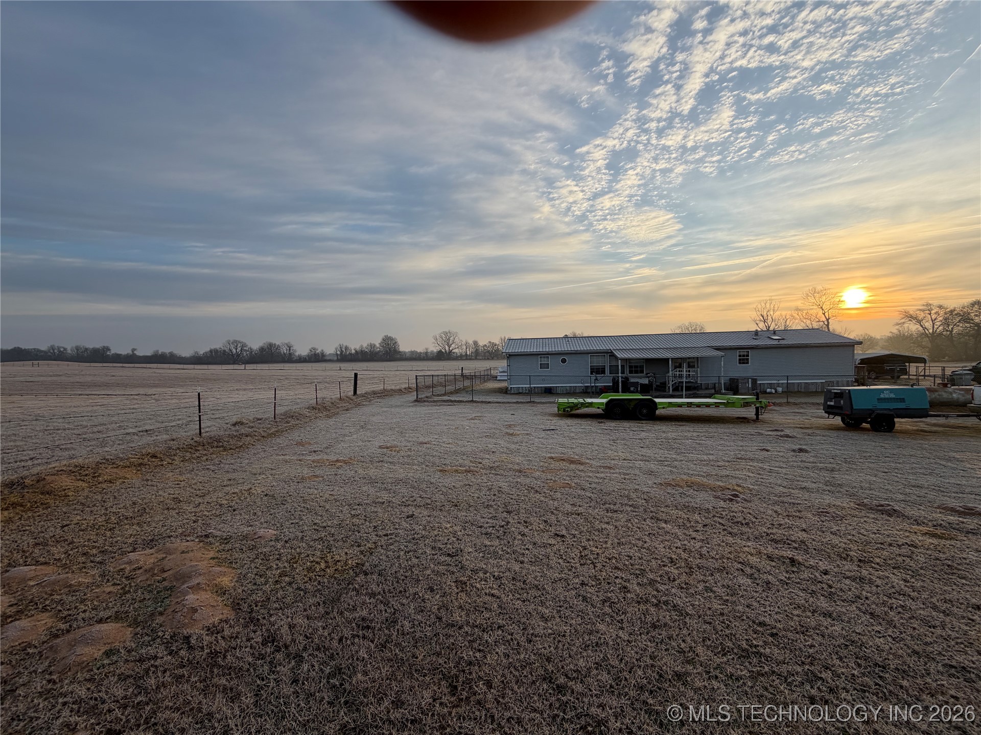 410053 E 1240 Property Photo 1