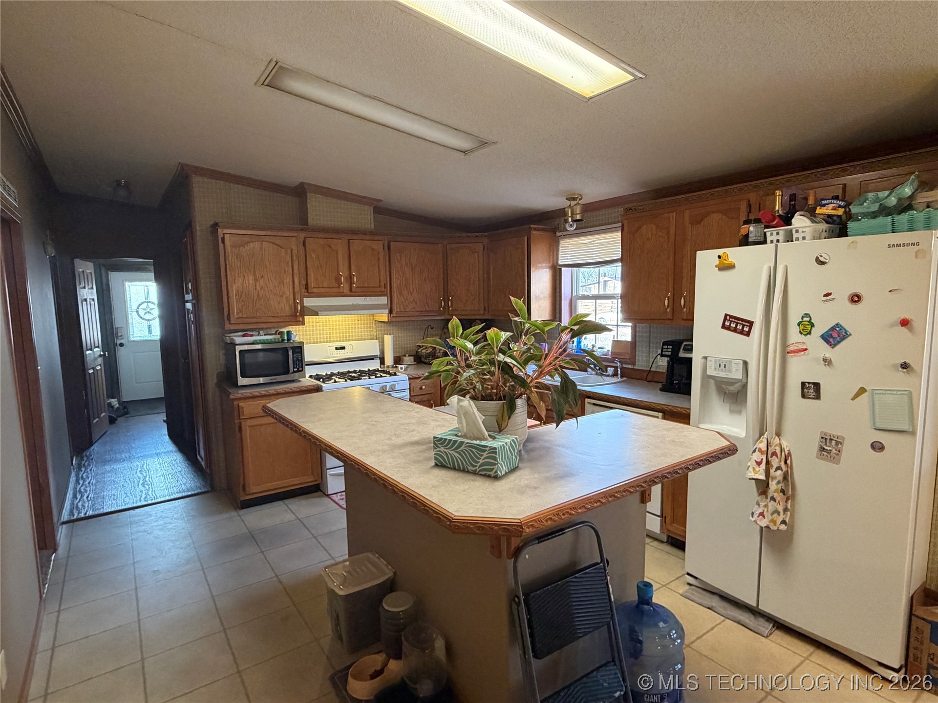 410053 E 1240 Property Photo 3