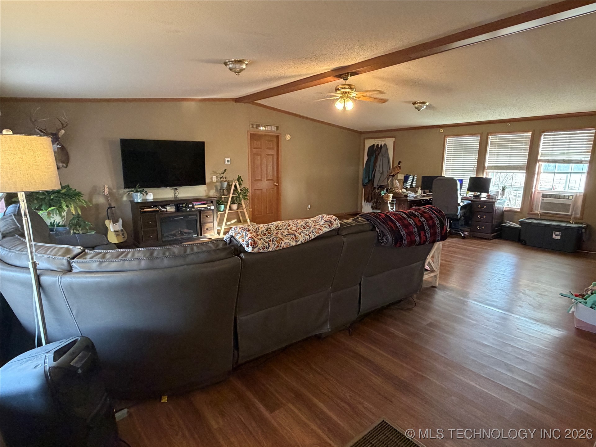 410053 E 1240 Property Photo 5