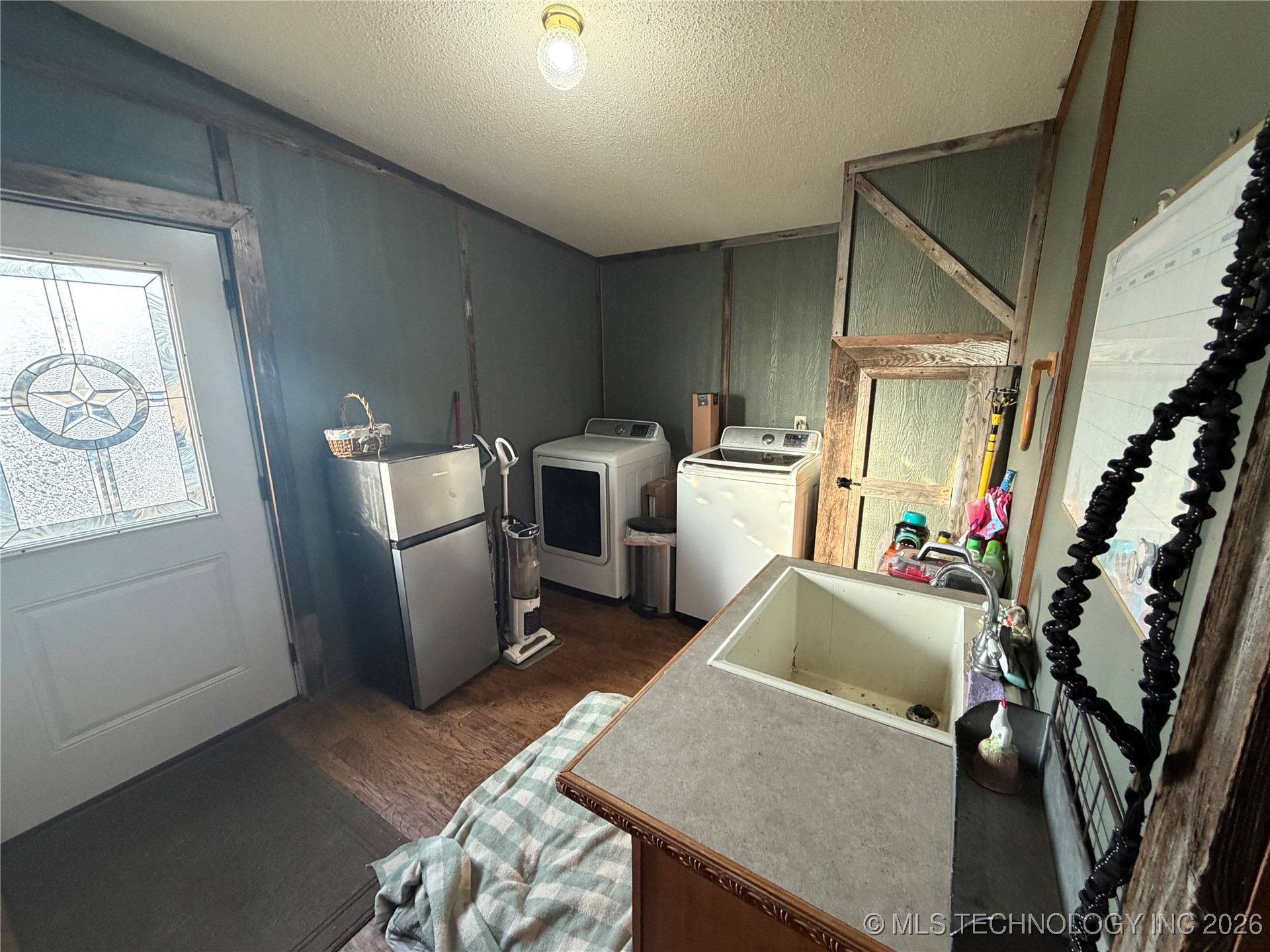 410053 E 1240 Property Photo 13