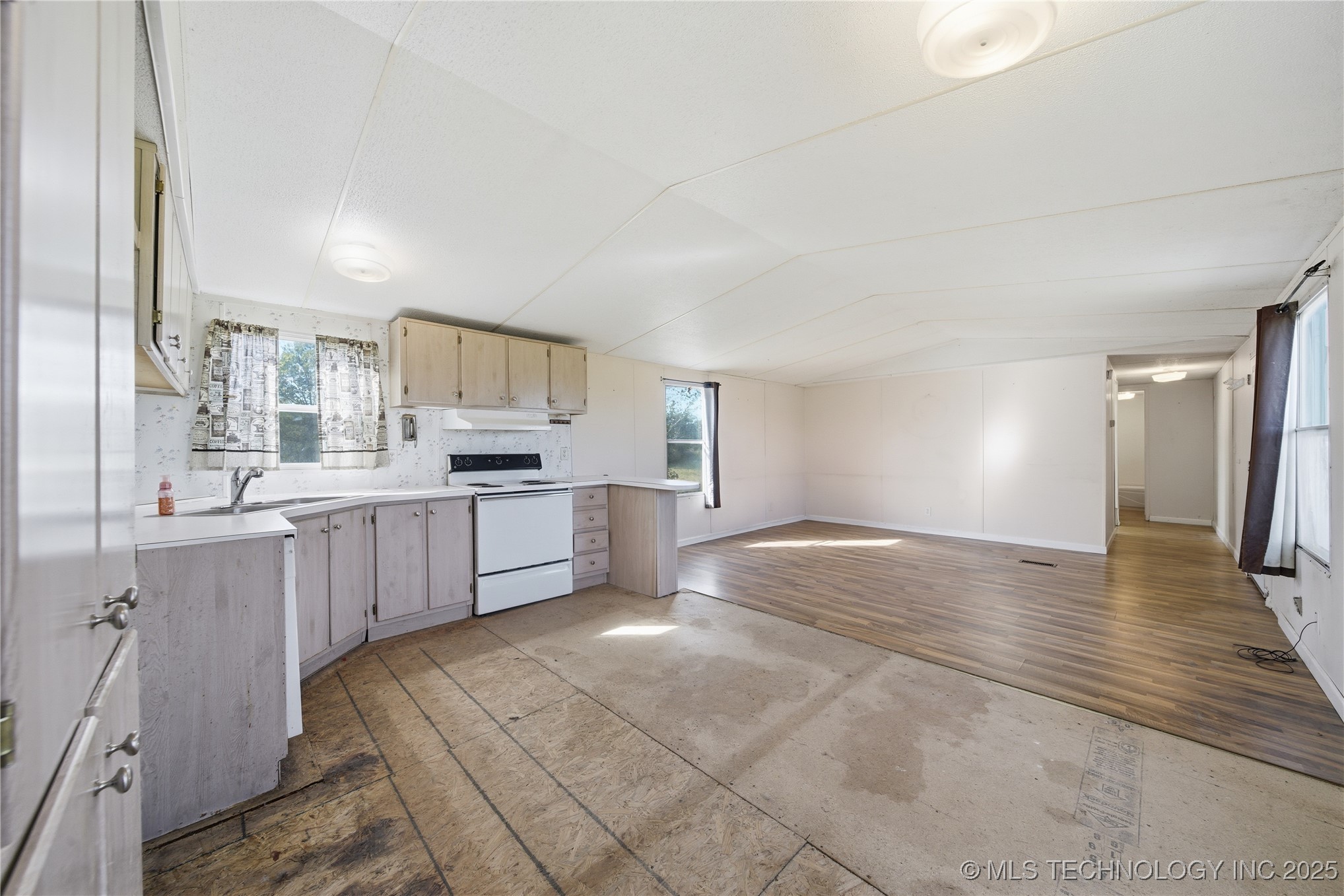 10750 S Highway 28 Highway Property Photo 16