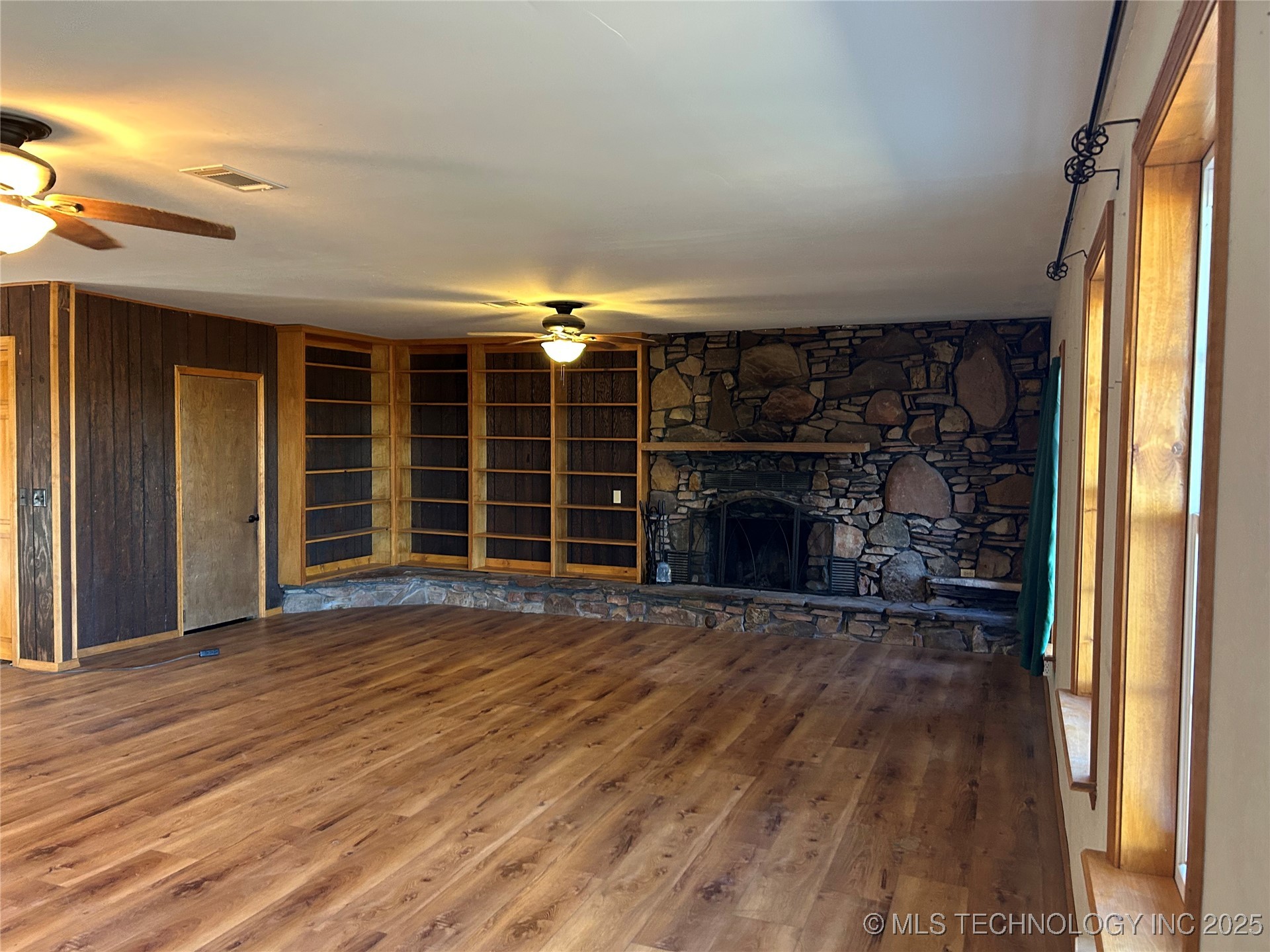 29046 E 1900 Road Property Photo 2