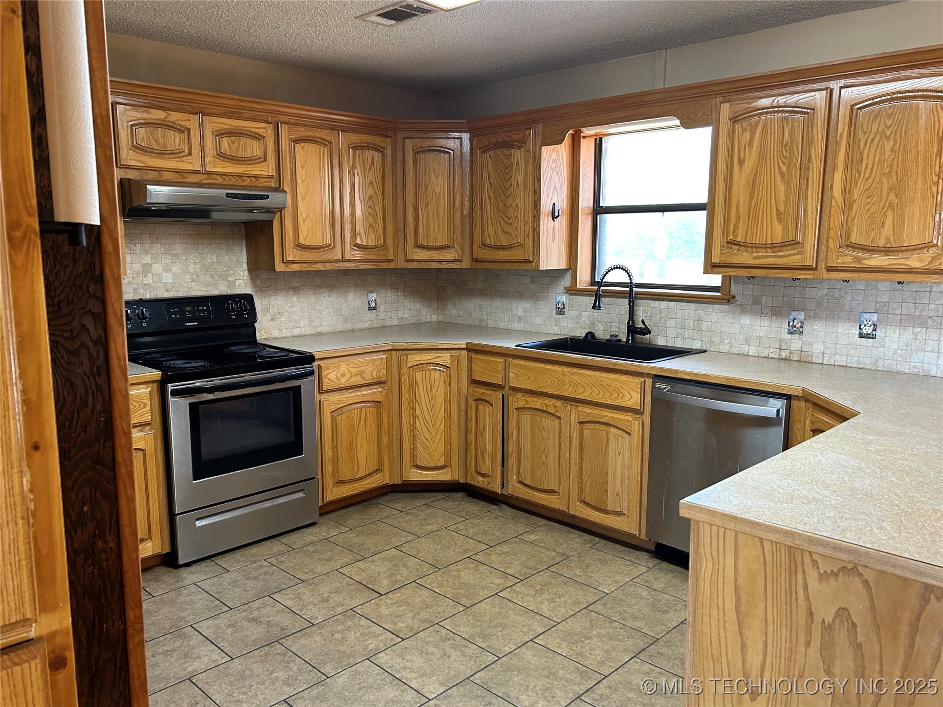 29046 E 1900 Road Property Photo 4