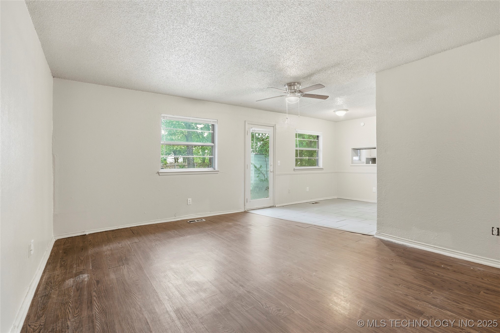 11502 E 37th Street Property Photo 4