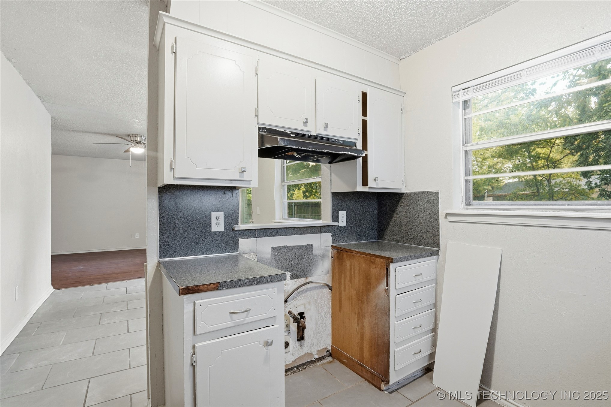 11502 E 37th Street Property Photo 11