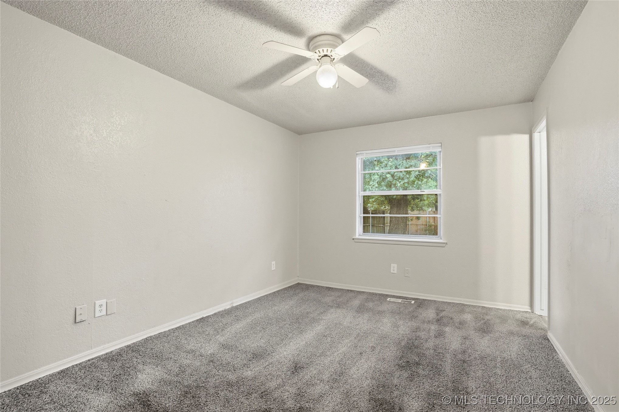 11502 E 37th Street Property Photo 12