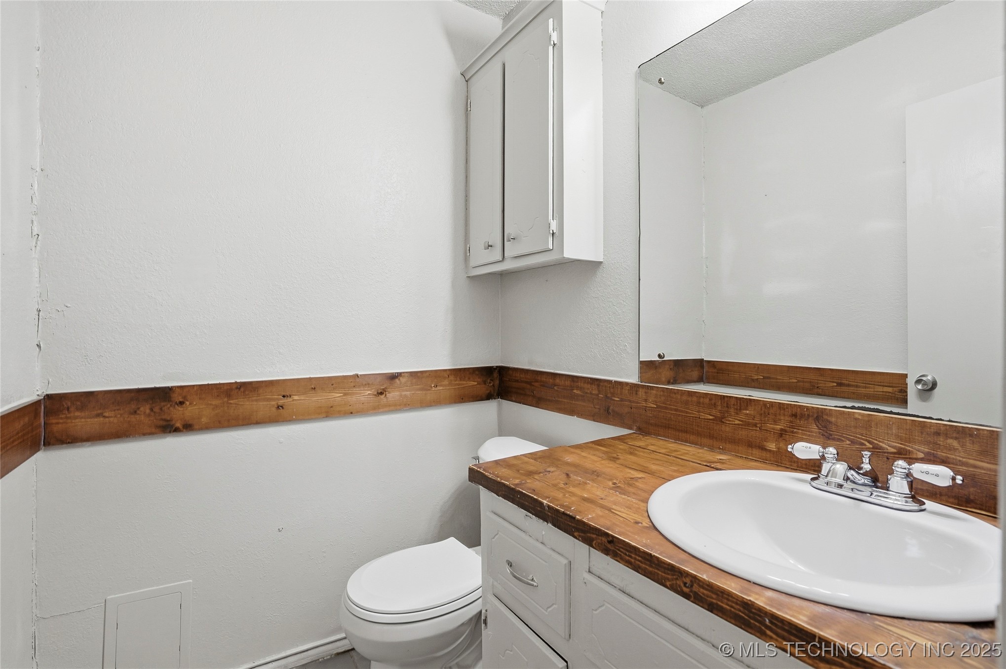 11502 E 37th Street Property Photo 14