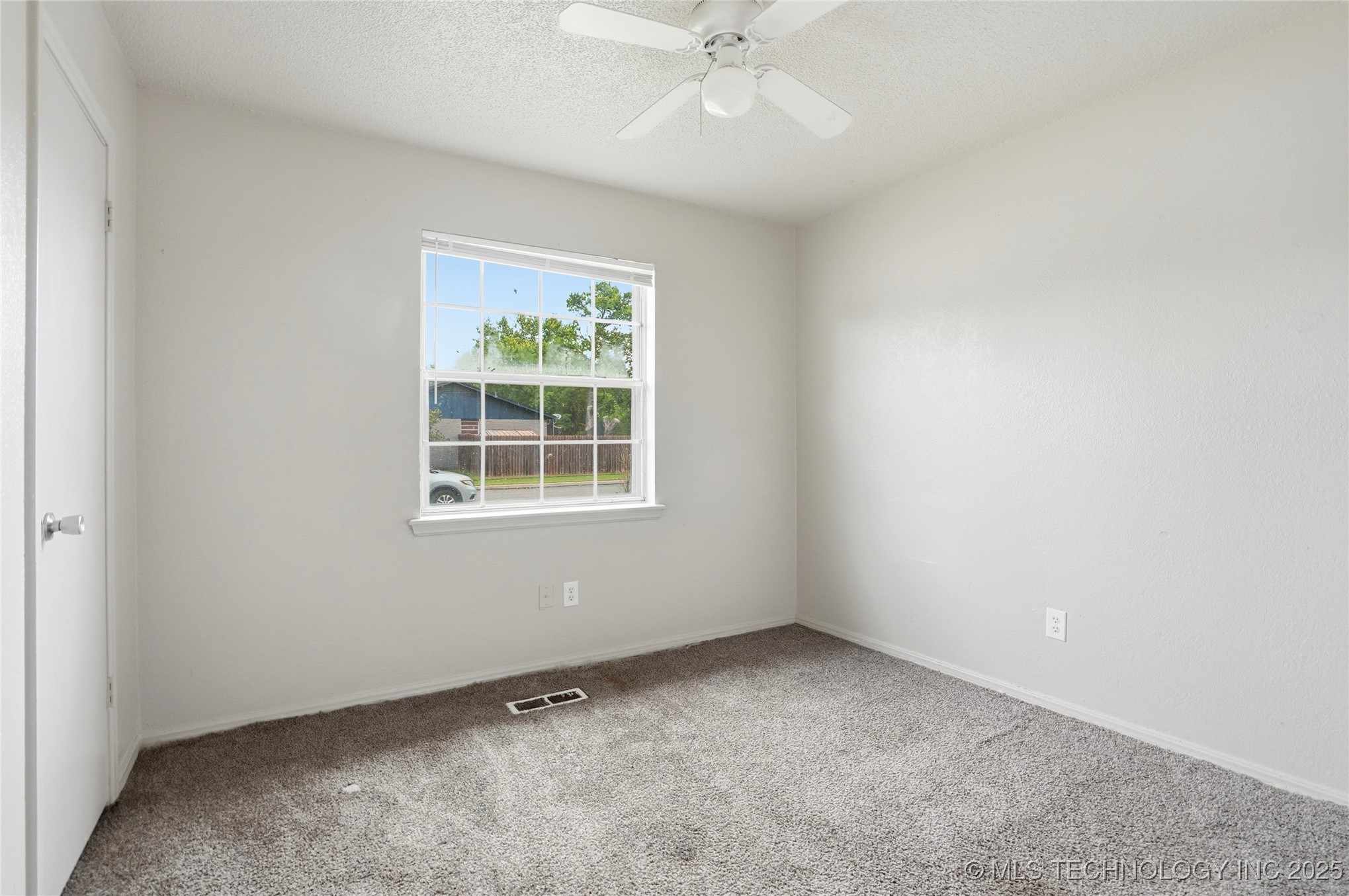 11502 E 37th Street Property Photo 15