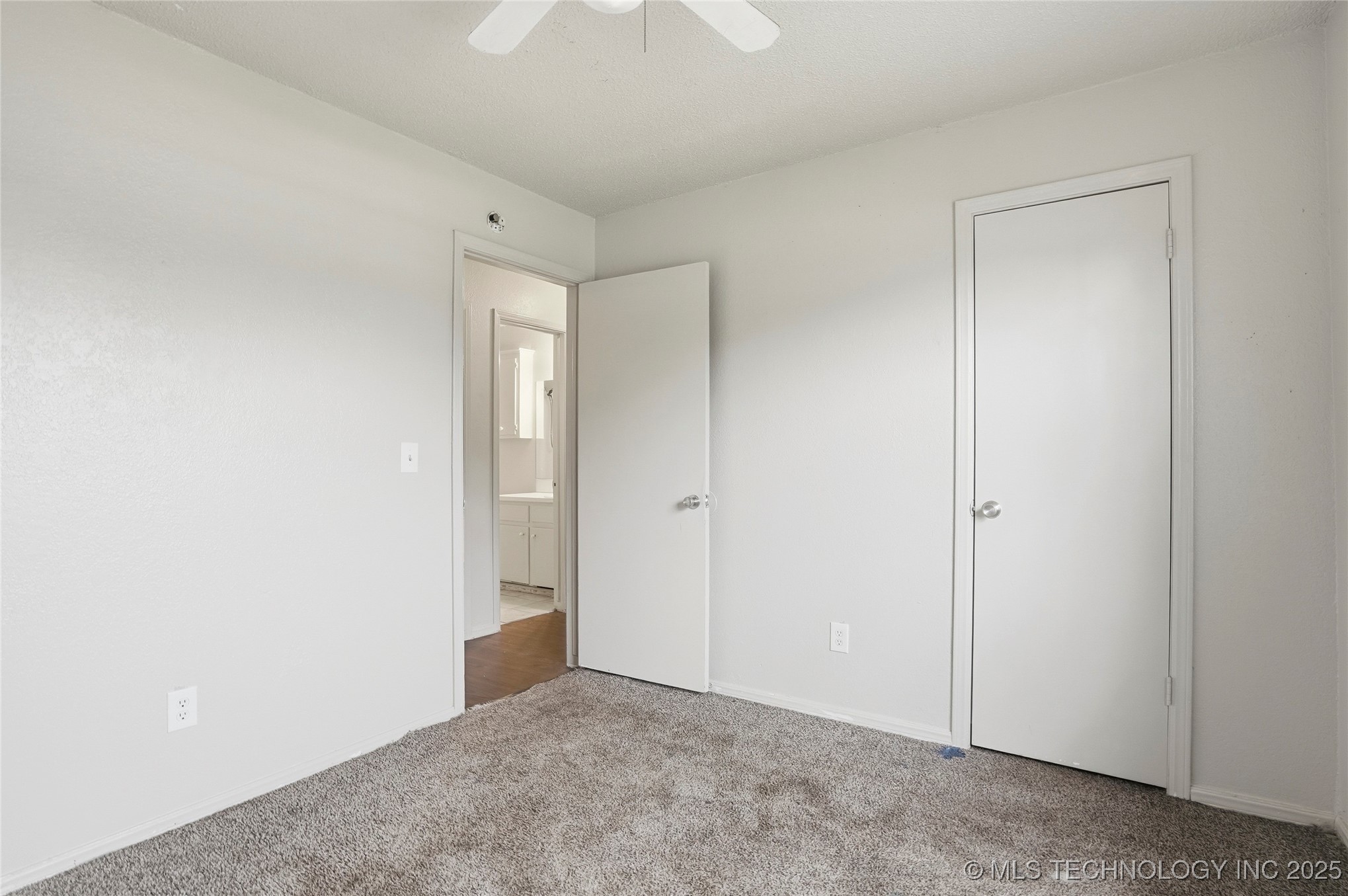 11502 E 37th Street Property Photo 16