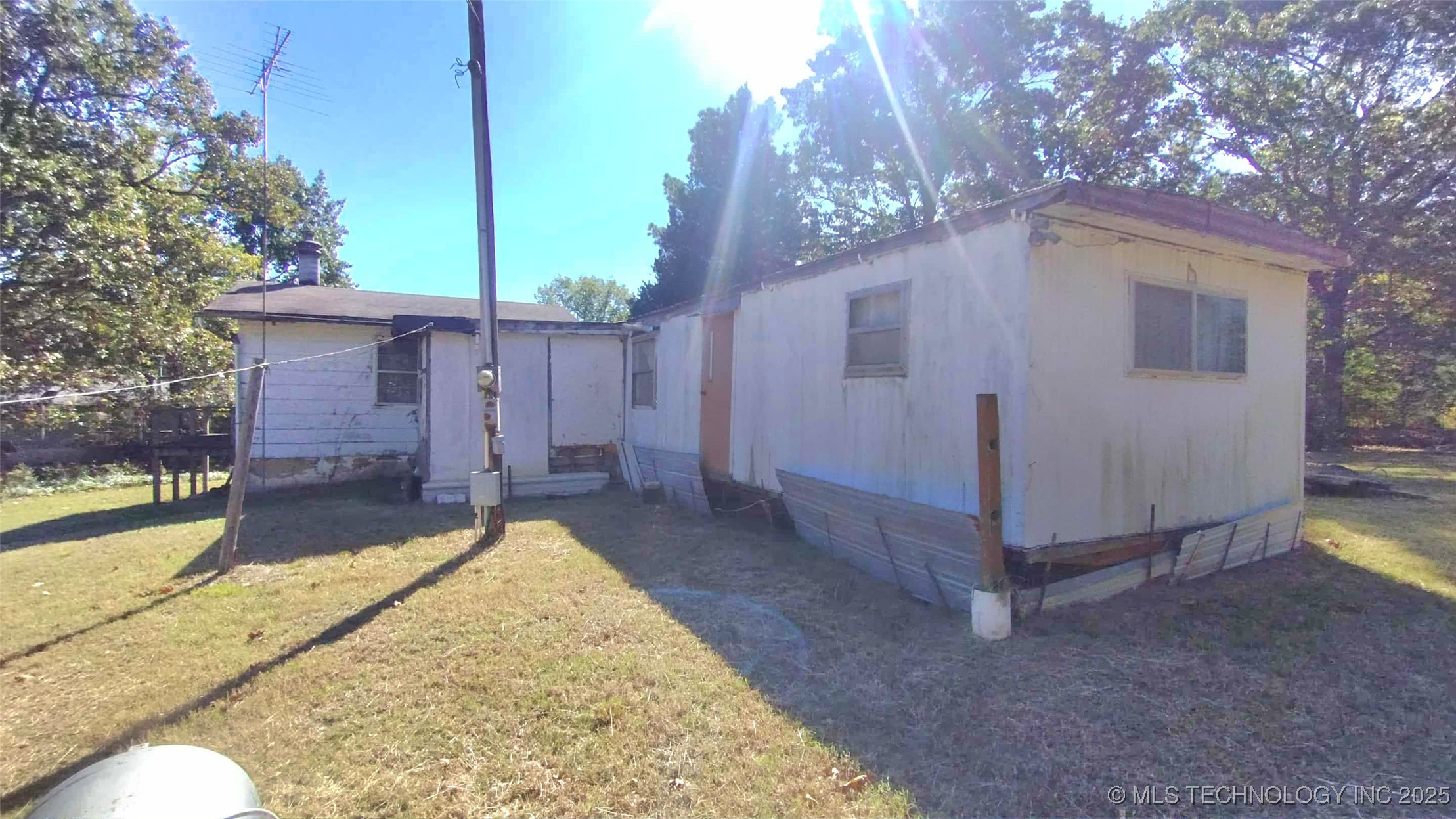 19324 W Dojaro Property Photo 3