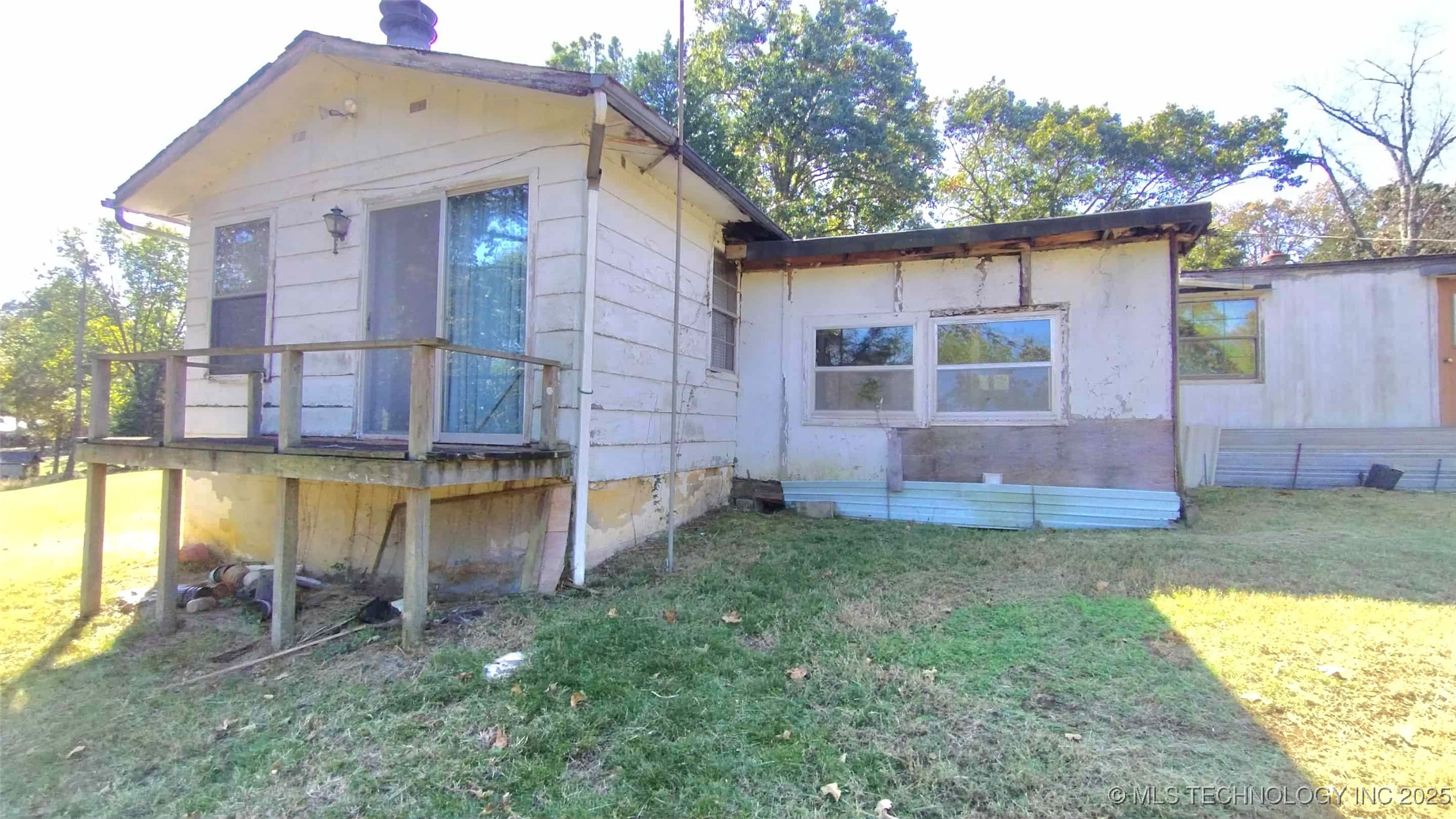 19324 W Dojaro Property Photo 5