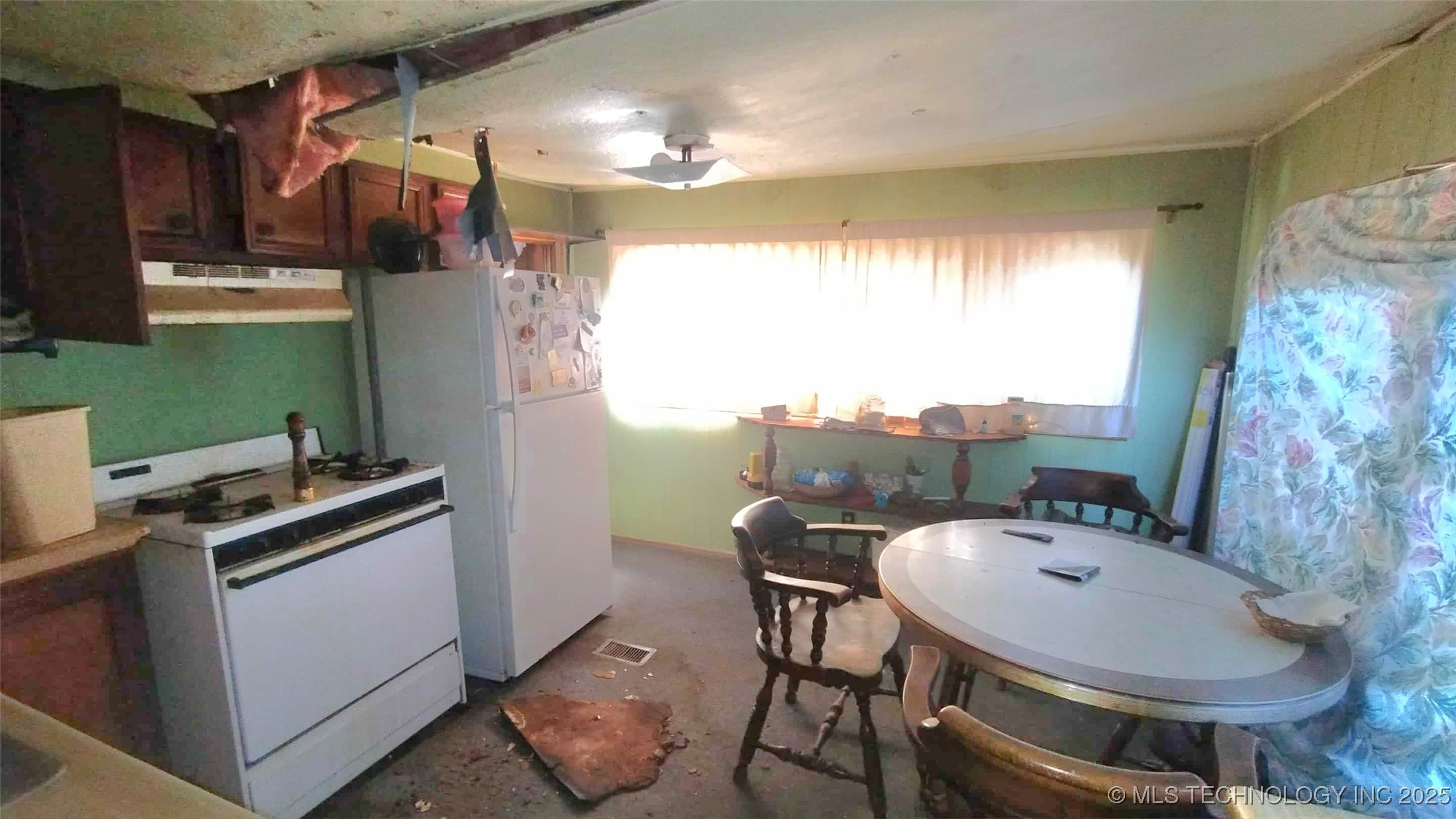 19324 W Dojaro Property Photo 12