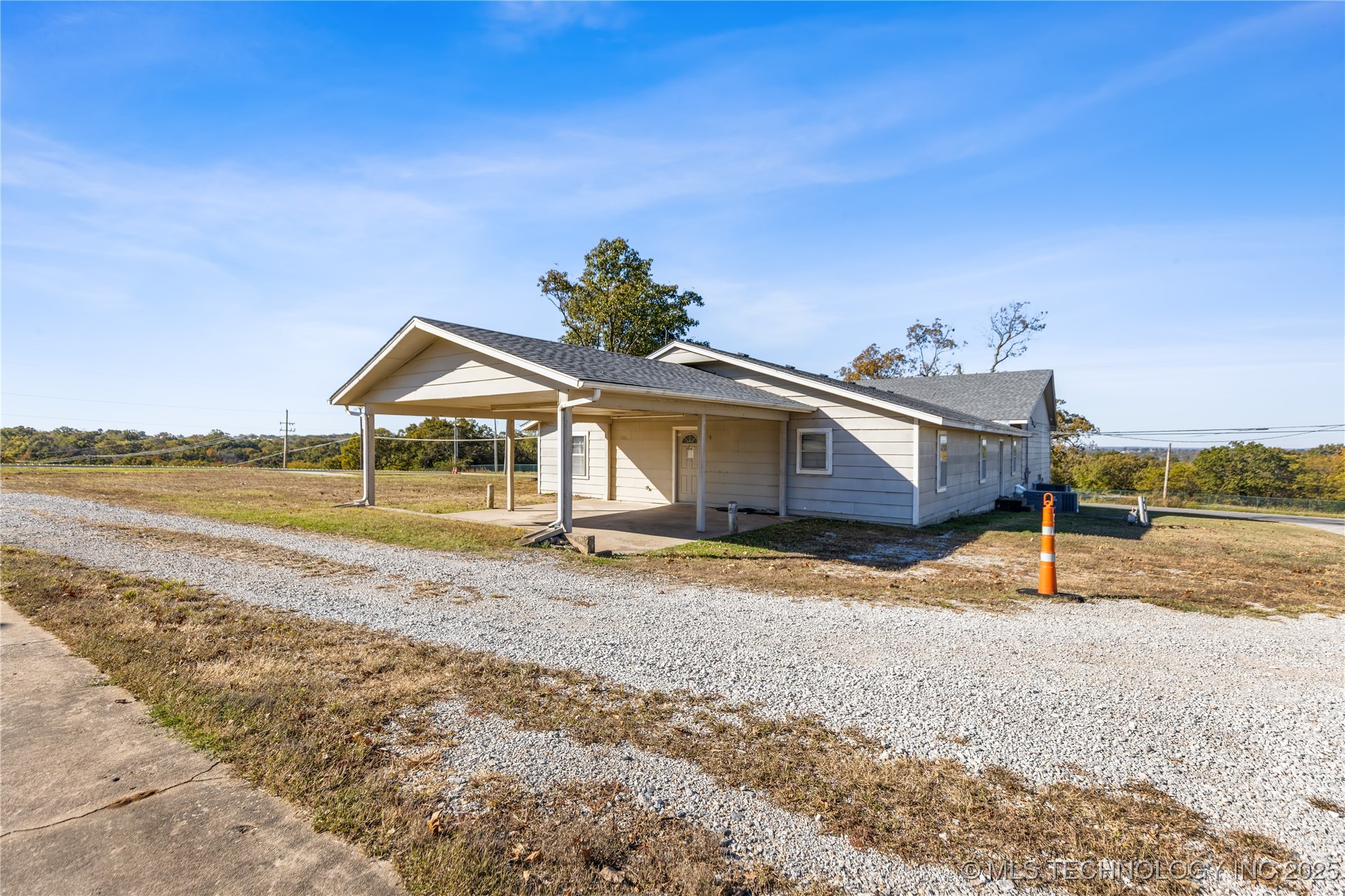 12229 S 49th West West Avenue Property Photo 2