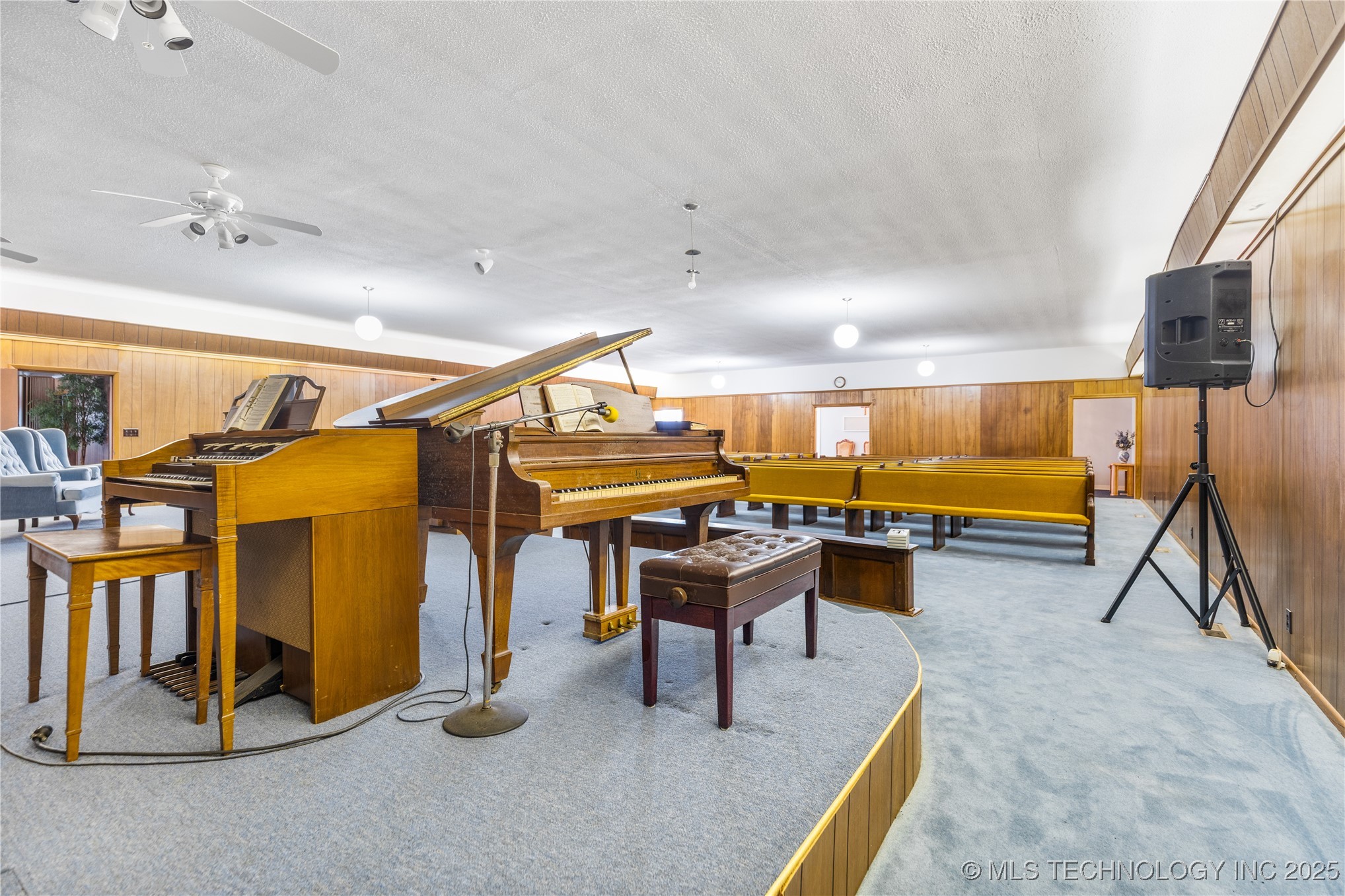 12229 S 49th West West Avenue Property Photo 6