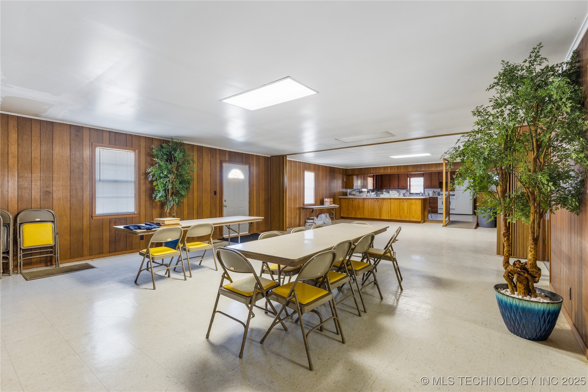 12229 S 49th West West Avenue Property Photo 8