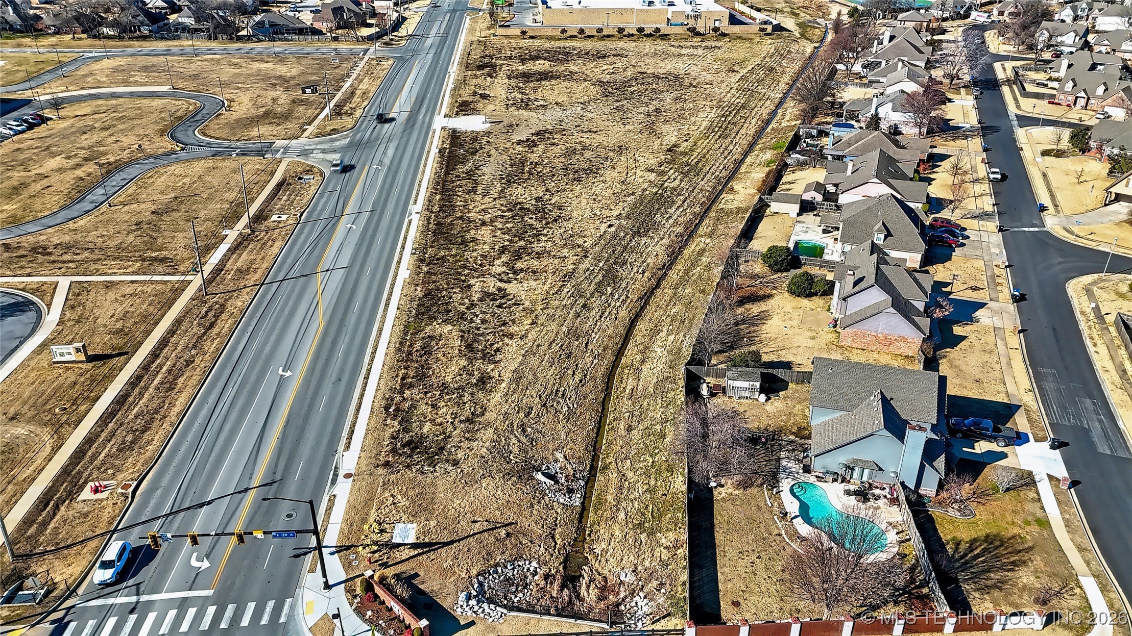 E Albany Street Property Photo 9