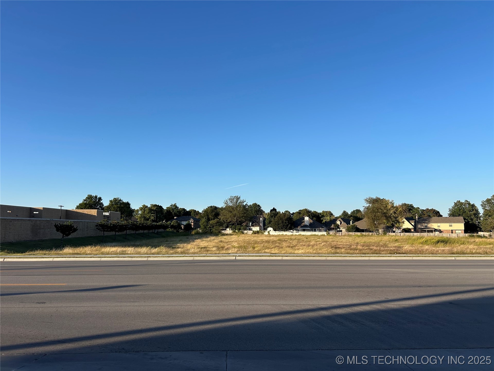 E Albany Street Property Photo 14