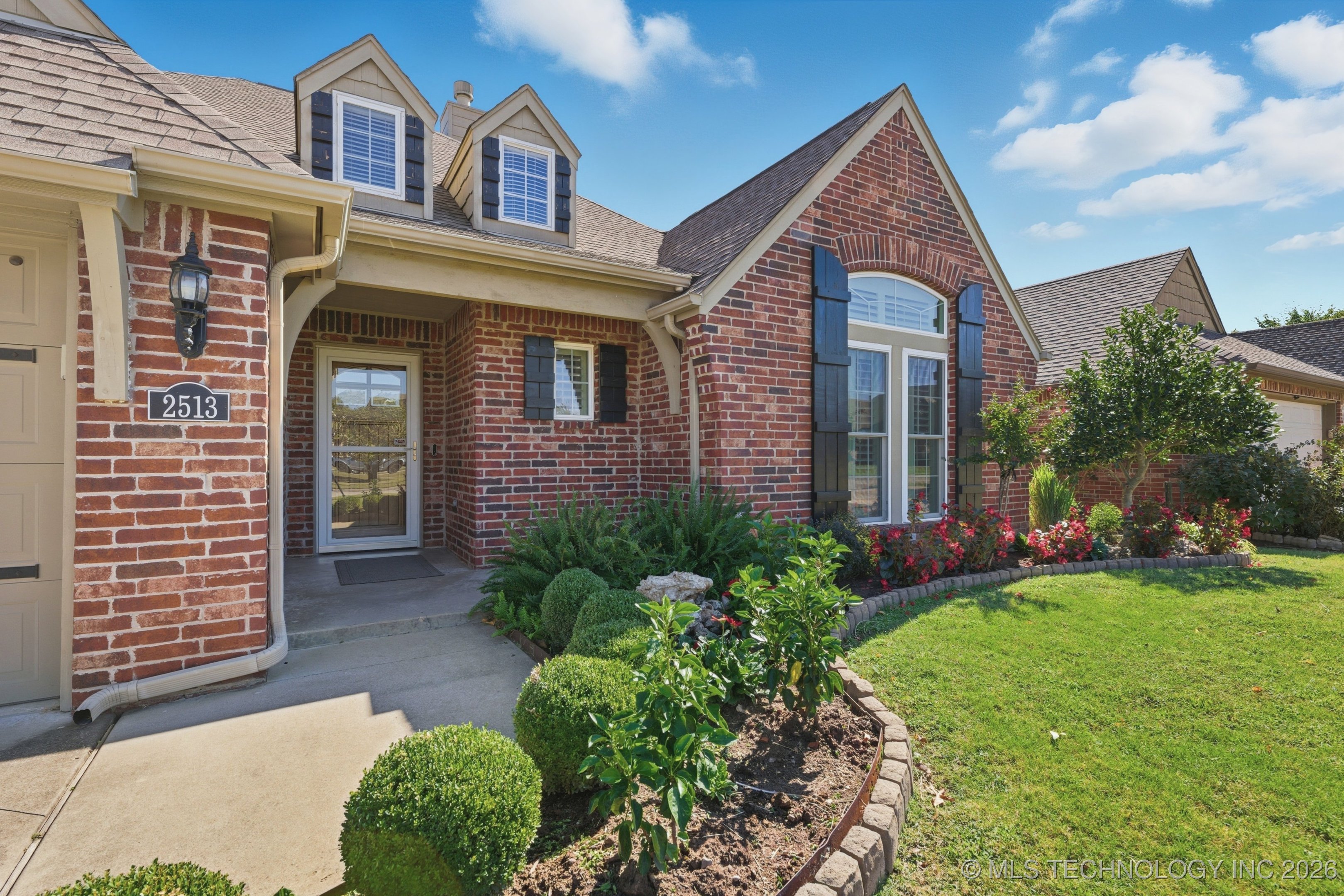 2513 N 16th Street Property Photo 2