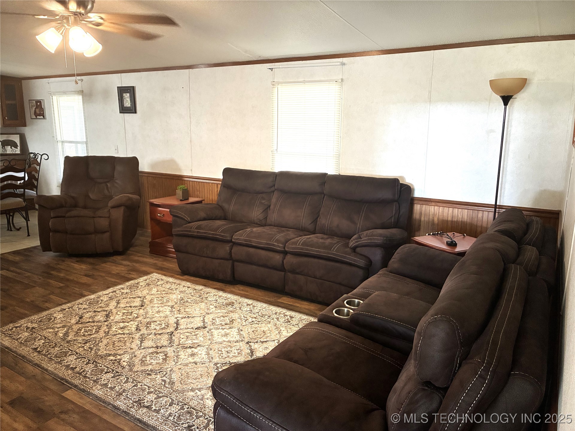 7698 Winding Path Property Photo 3